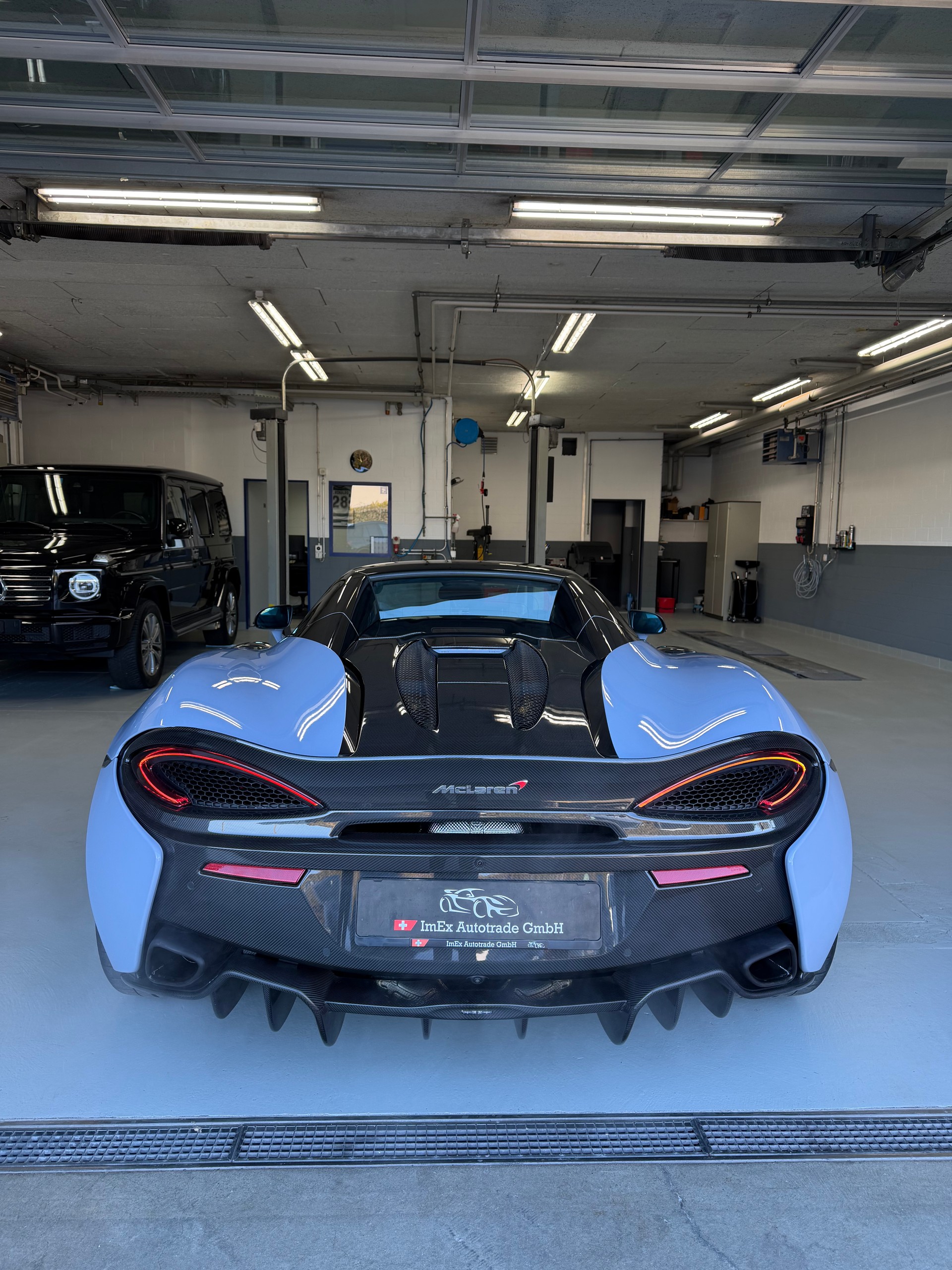 McLAREN 570S Spider 3.8 V8 SSG Full Carbon-image-7