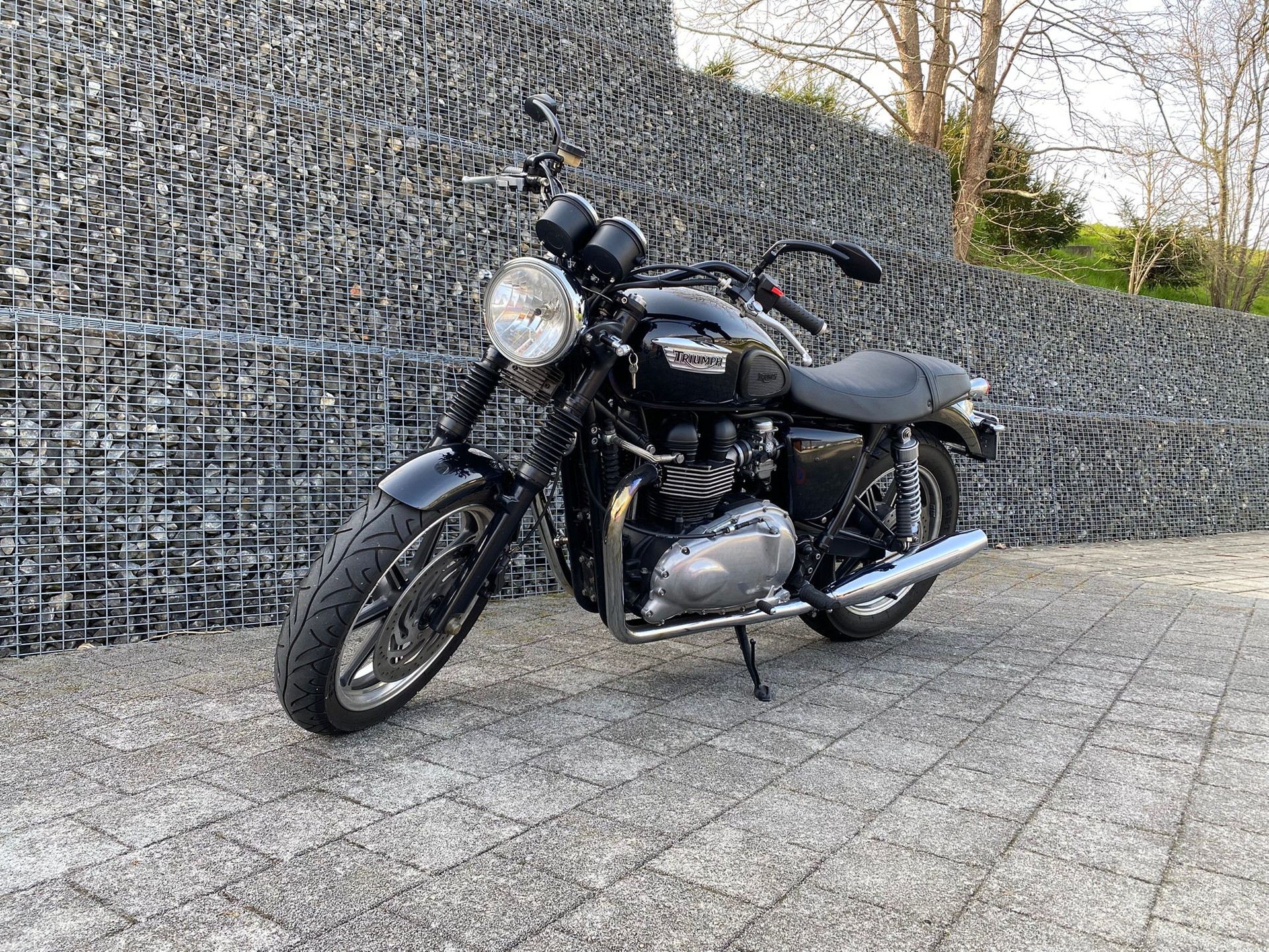 TRIUMPH Bonneville SE 900 i-image-4
