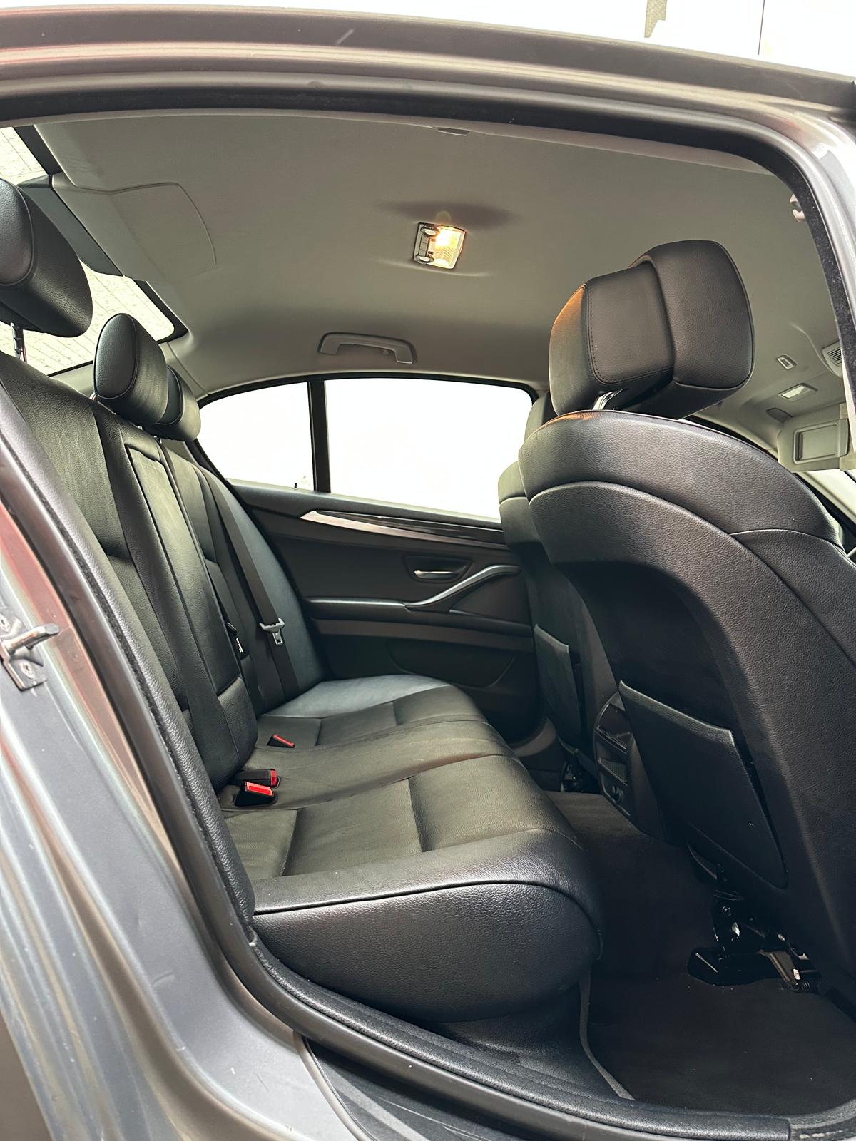 BMW 525d Steptronic-showroom-element-3