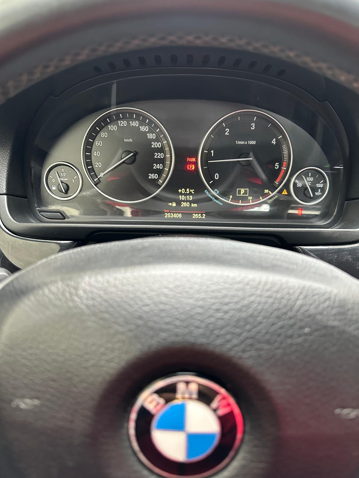 BMW 525d Steptronic-showroom-element-2