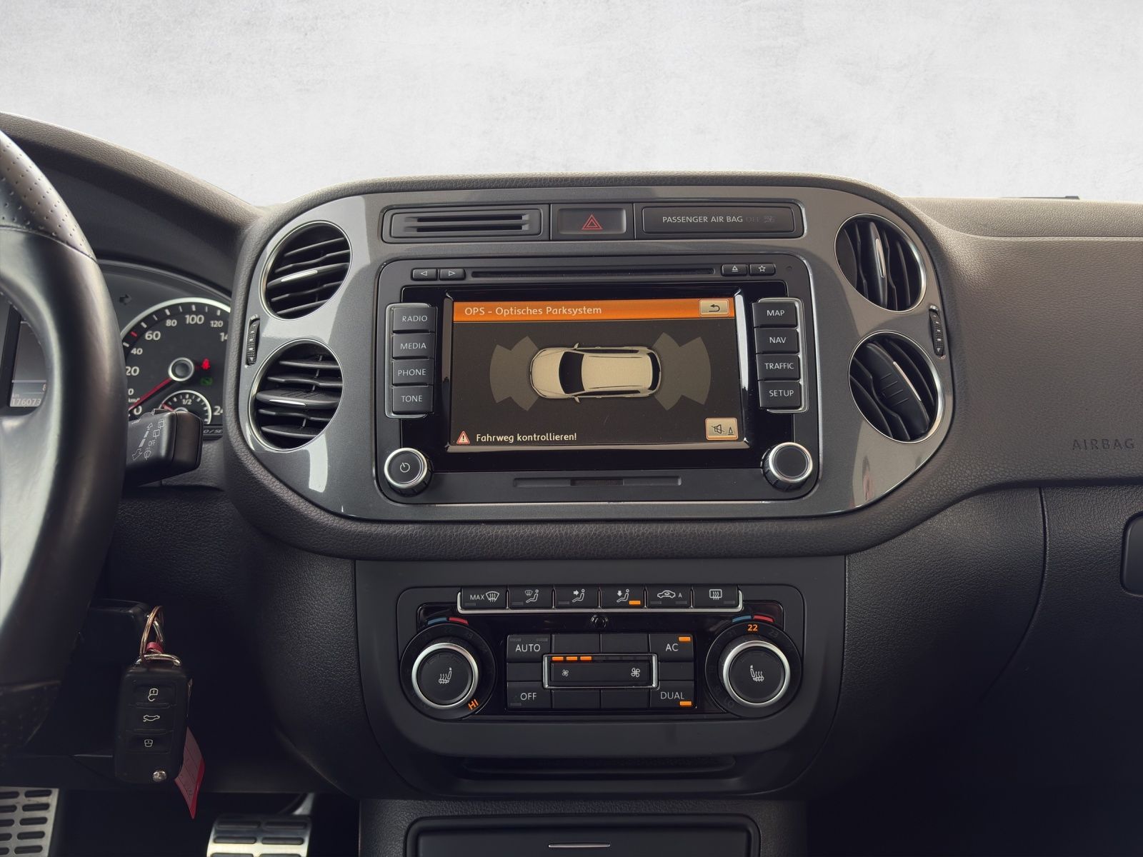 VW Tiguan 2.0 TDI BlueMotion Sport&Style 4Motion DSG-image-14