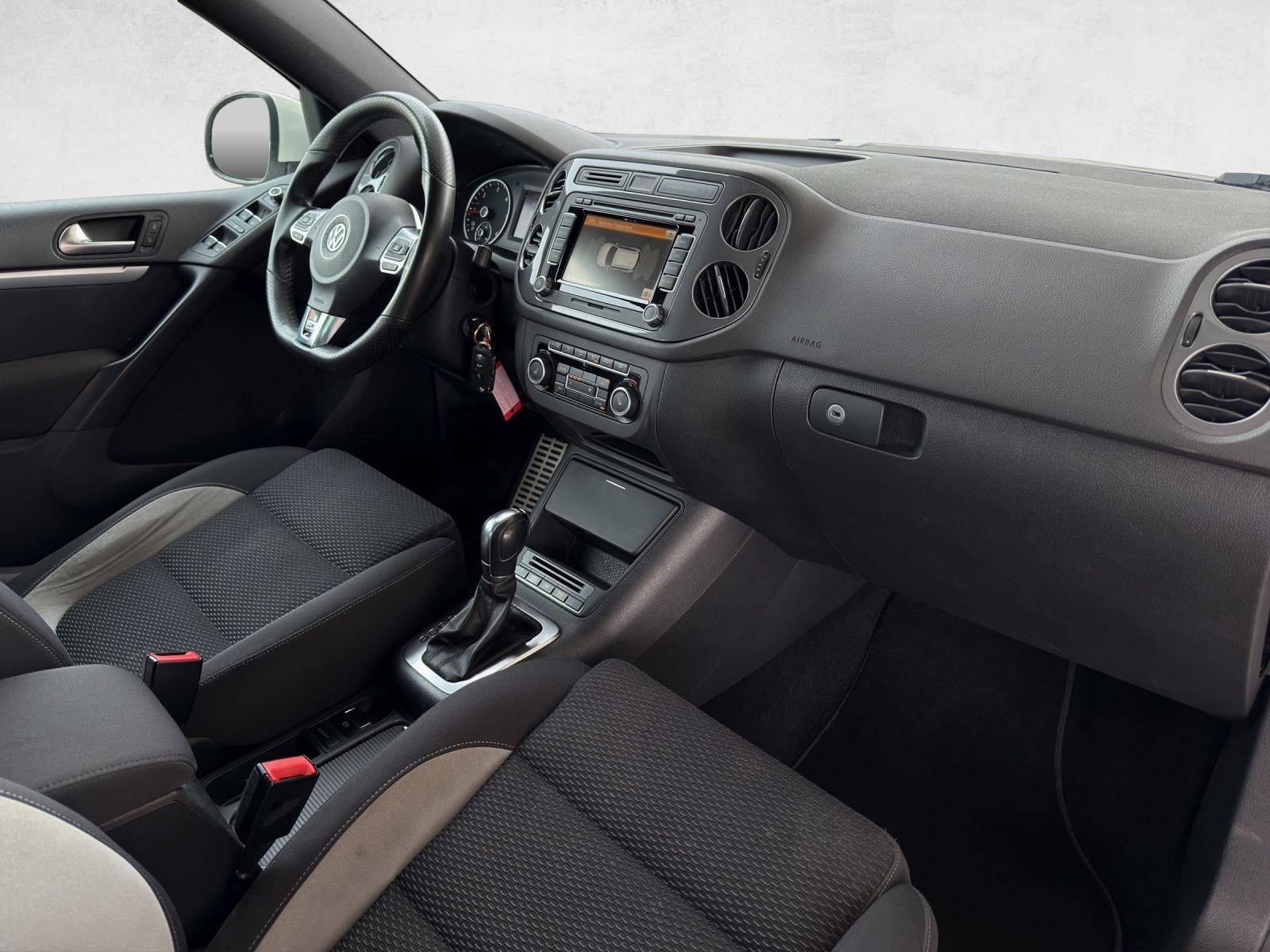VW Tiguan 2.0 TDI BlueMotion Sport&Style 4Motion DSG-image-15