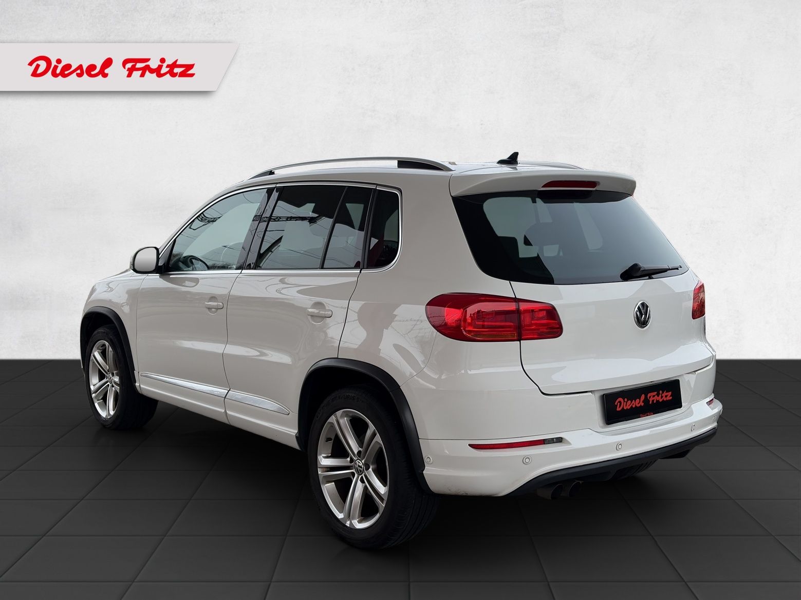 VW Tiguan 2.0 TDI BlueMotion Sport&Style 4Motion DSG-showroom-element-2