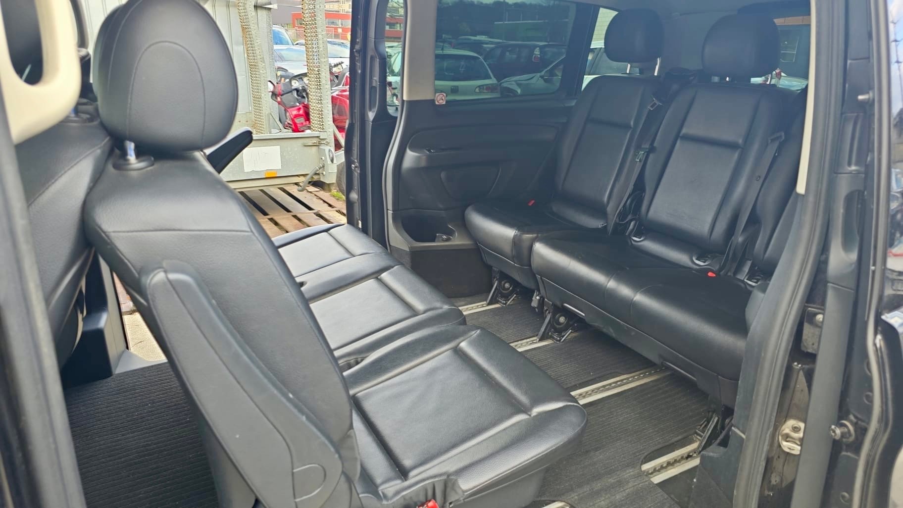 MERCEDES-BENZ Vito 119 BlueTEC Tourer Select L 4Matic 7G-Tronic-image-11