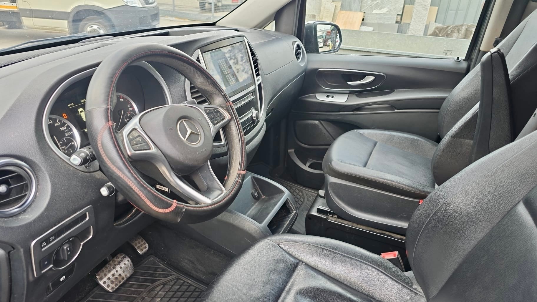 MERCEDES-BENZ Vito 119 BlueTEC Tourer Select L 4Matic 7G-Tronic-image-9