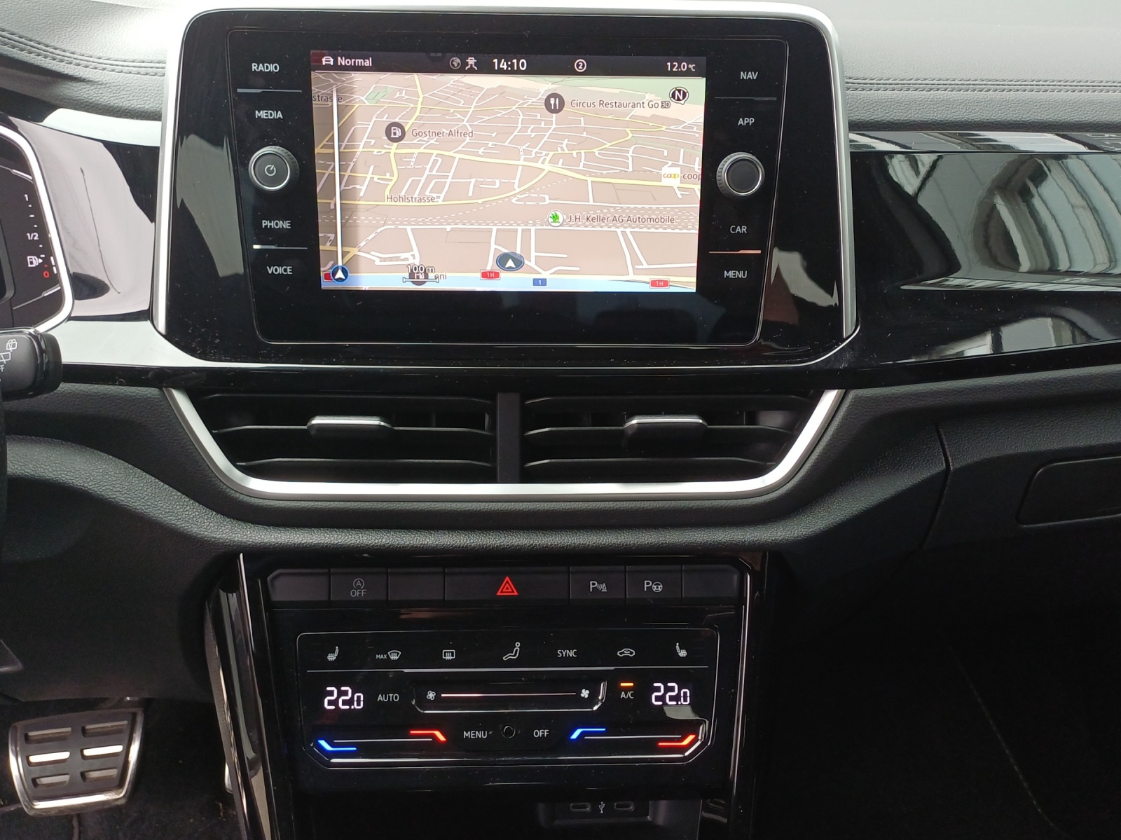 VW T-Roc 2.0 TSI R-Line DSG 4Motion-image-10