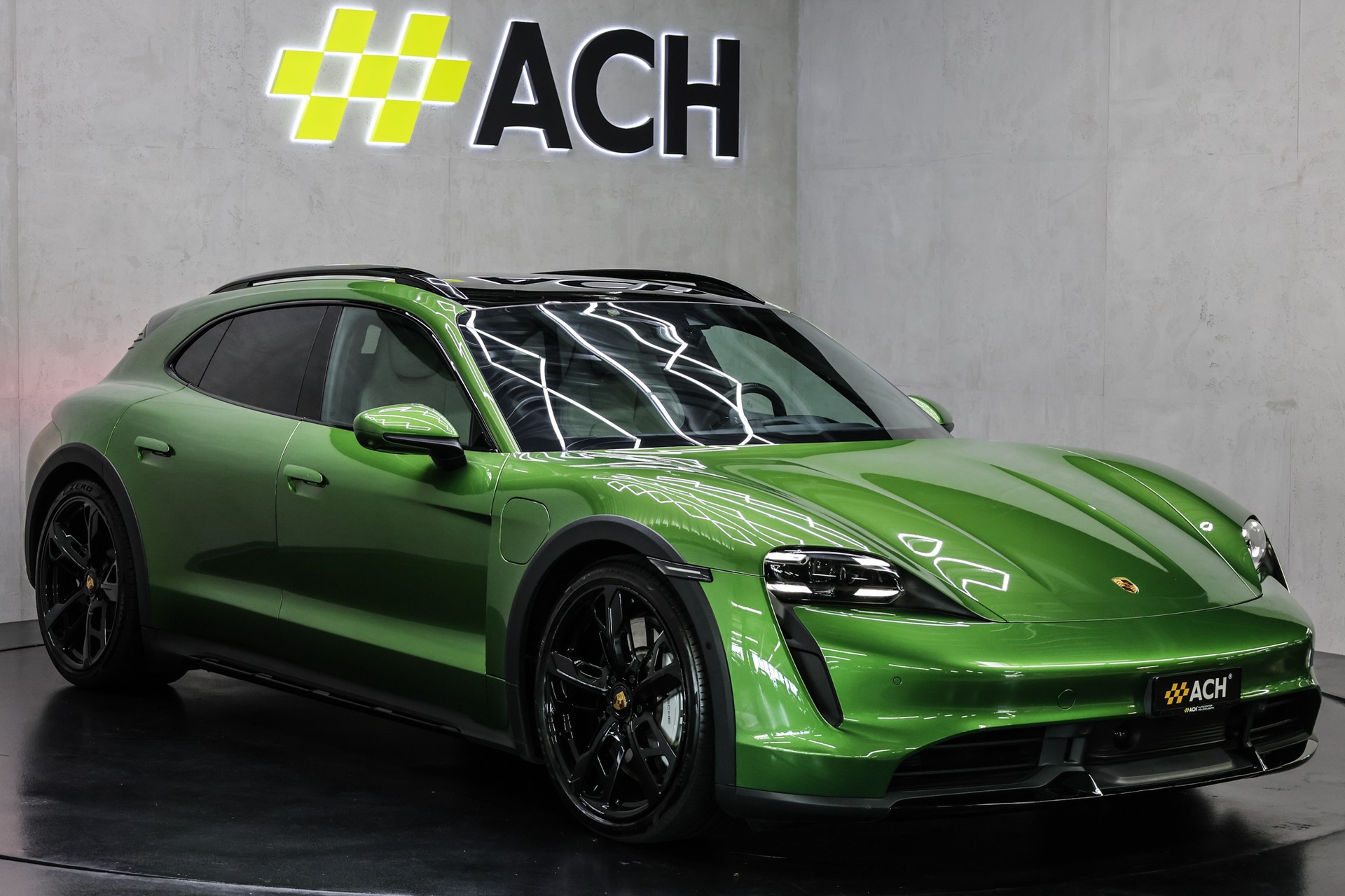 PORSCHE Taycan Turbo Cross Turismo
