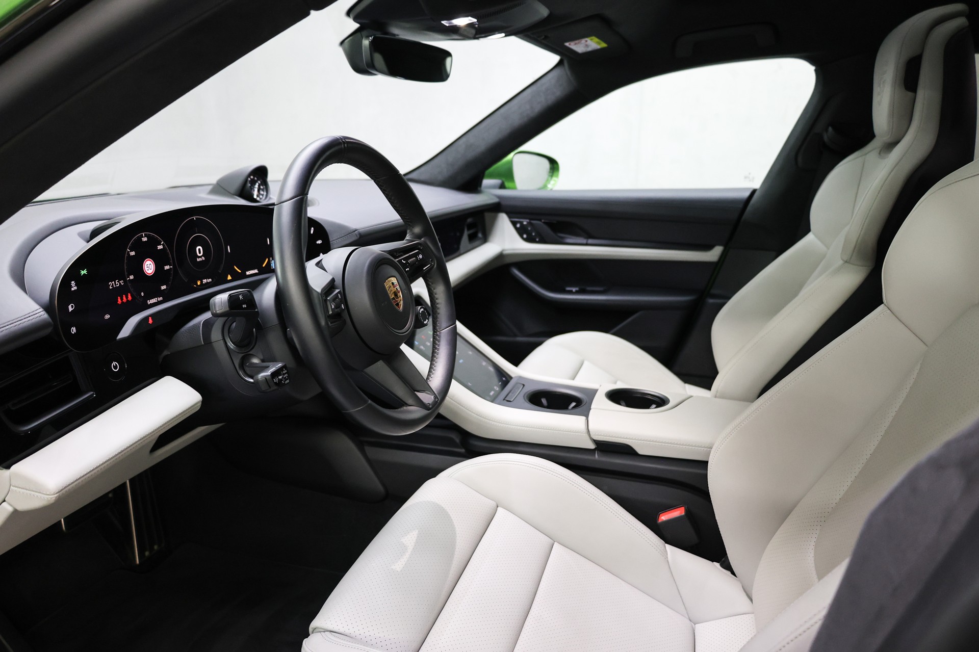PORSCHE Taycan Turbo Cross Turismo-image-12
