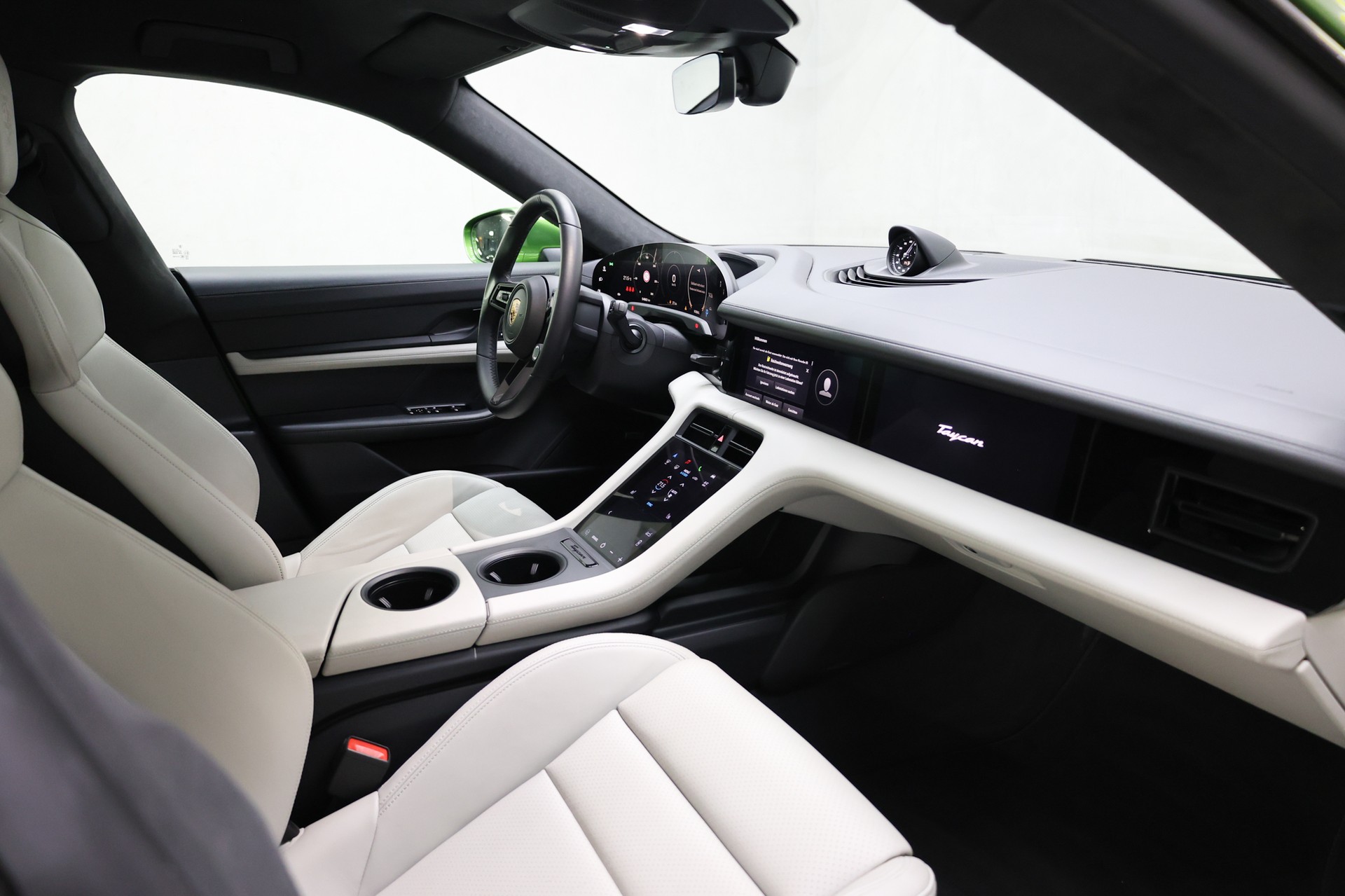 PORSCHE Taycan Turbo Cross Turismo-image-15