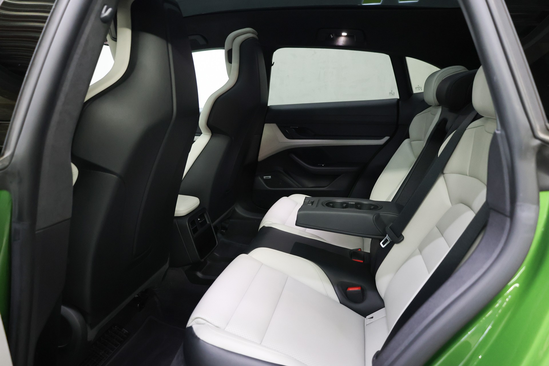 PORSCHE Taycan Turbo Cross Turismo-image-20