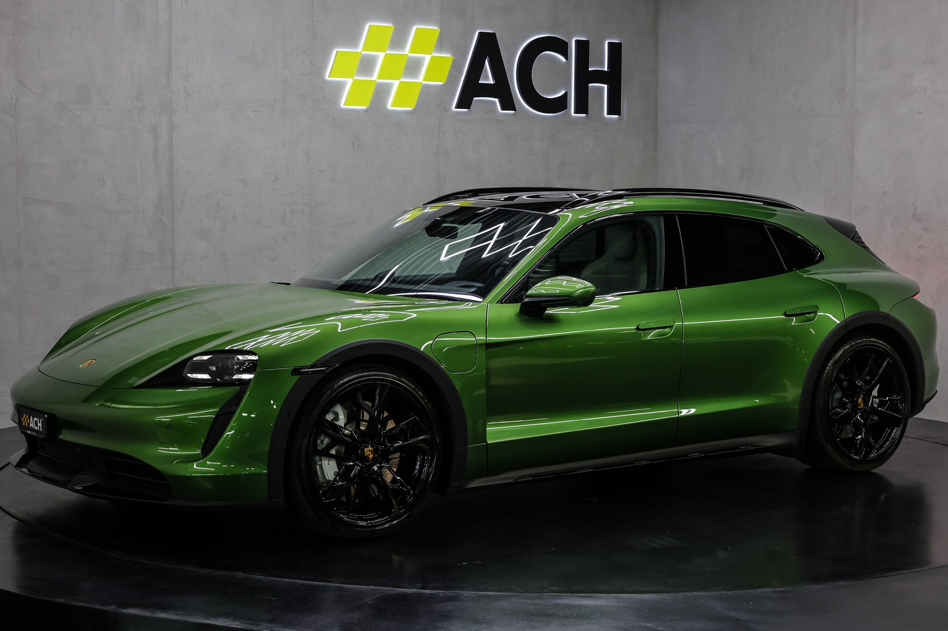 PORSCHE Taycan Turbo Cross Turismo-image-8