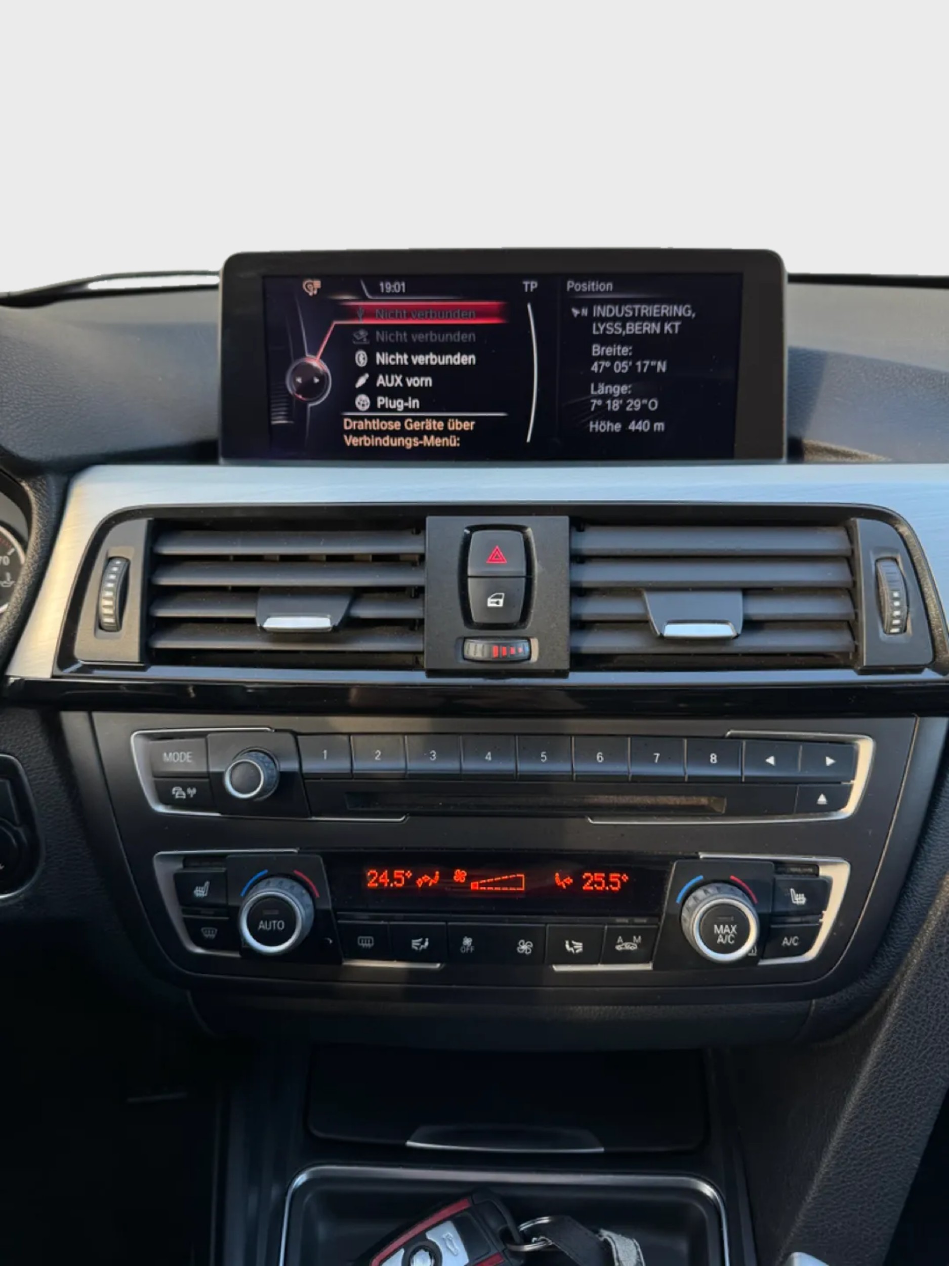 BMW 328i xDrive Sport Line-image-14