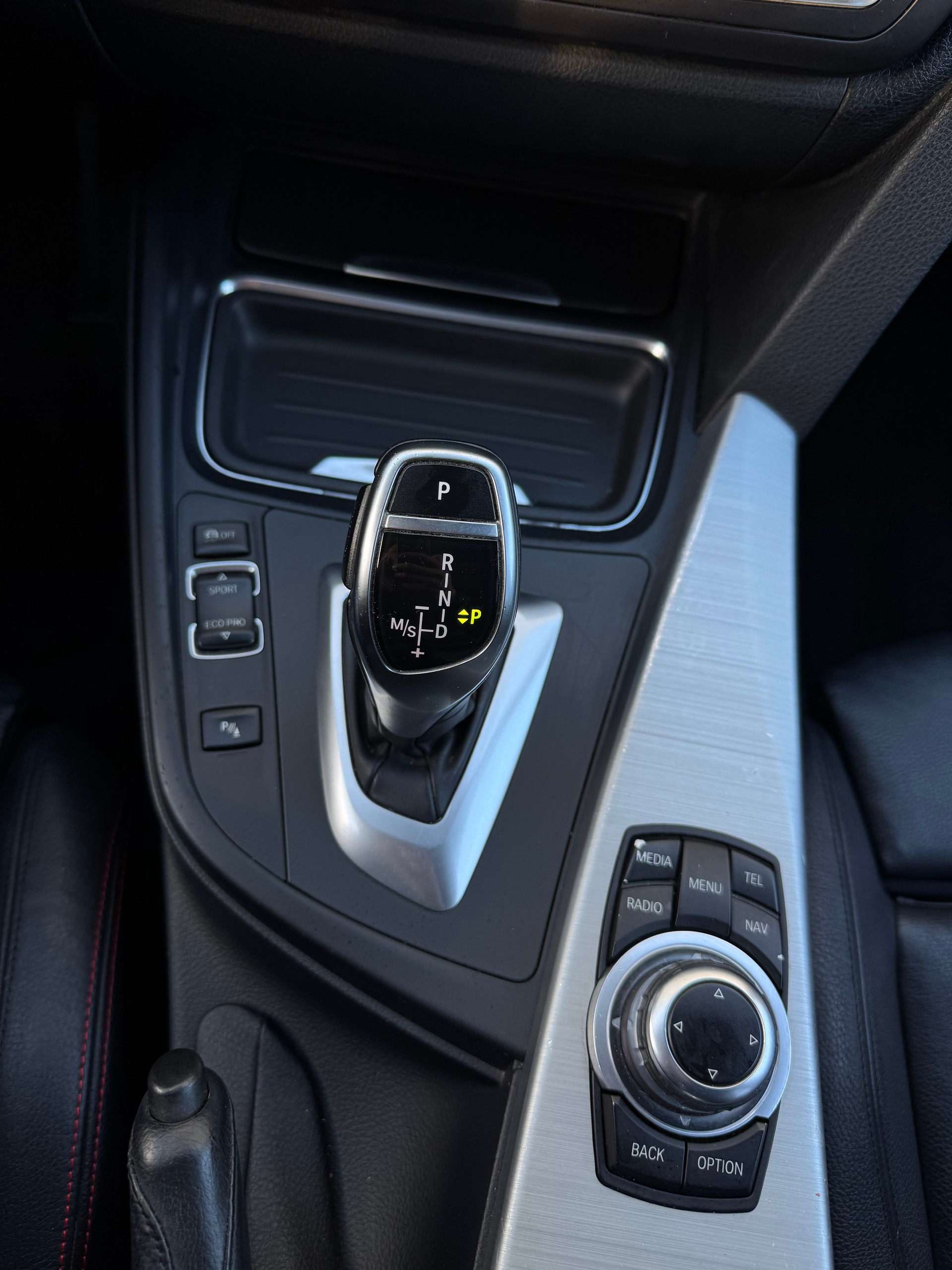 BMW 328i xDrive Sport Line-image-15