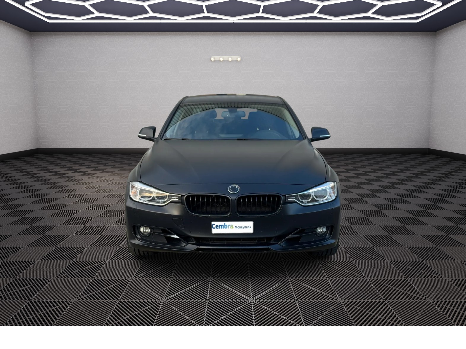 BMW 328i xDrive Sport Line-showroom-element-1