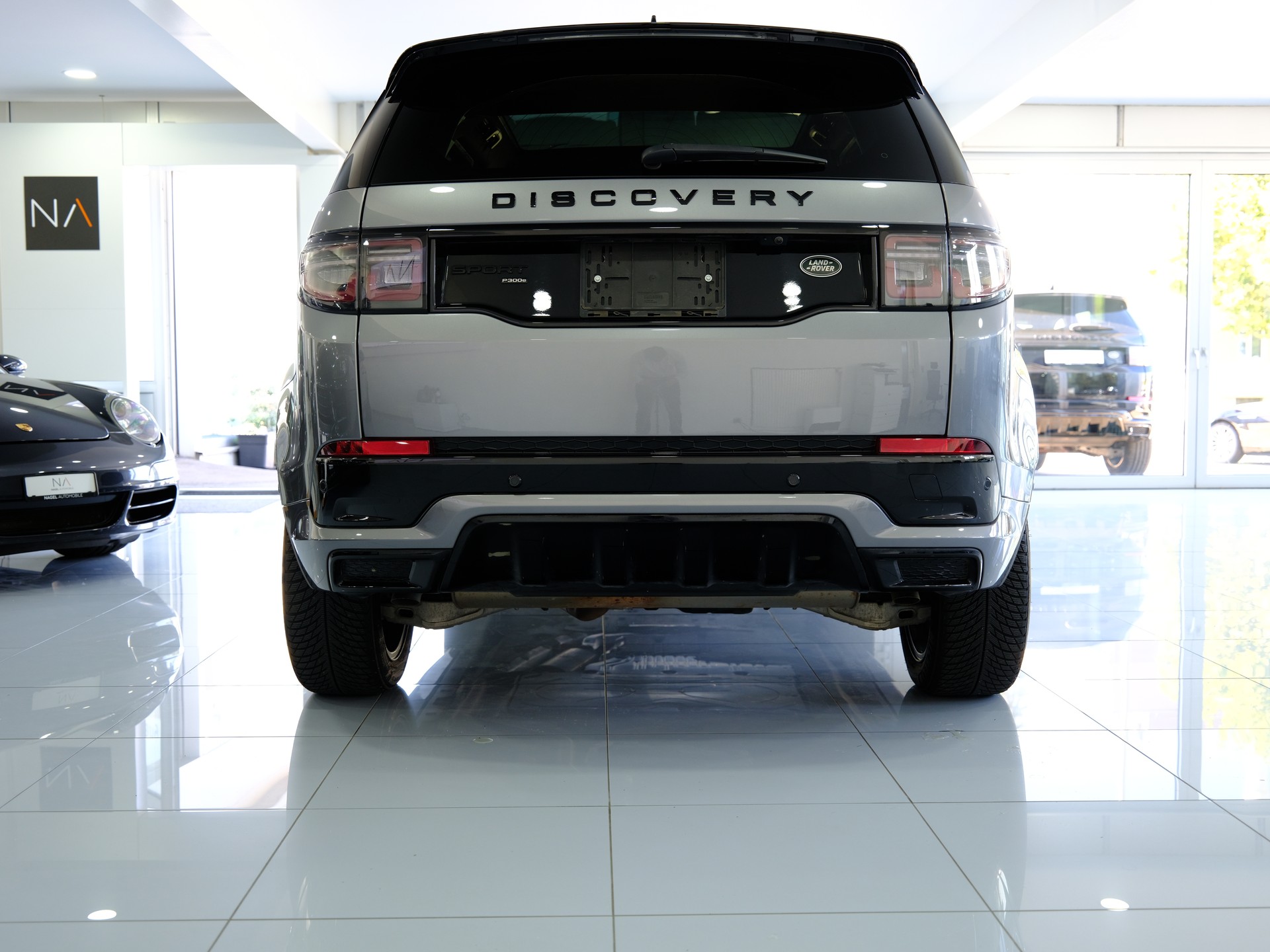 LAND ROVER Discovery Sport P300e 1.5 PHEV SE AT8-image-4