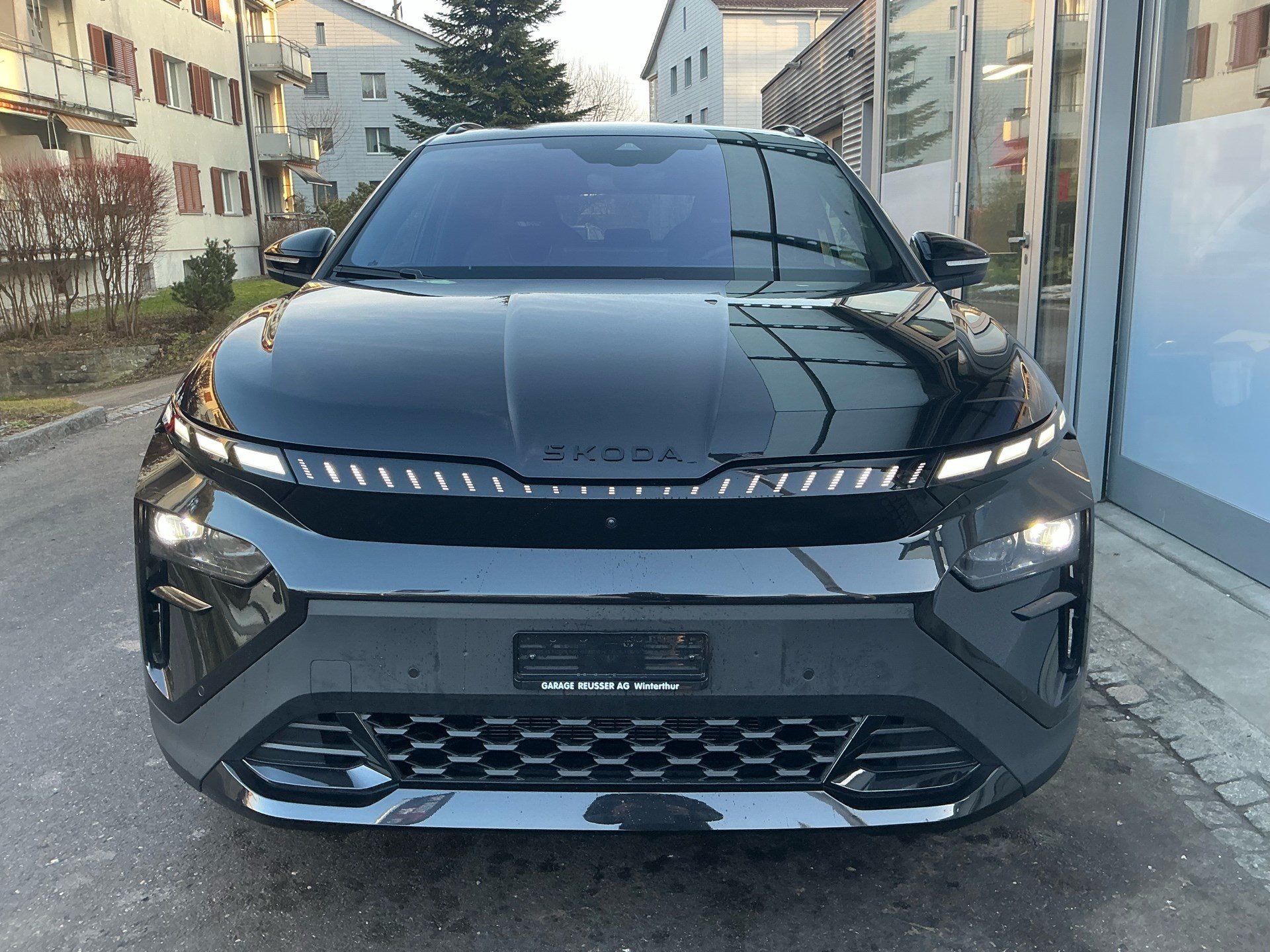 SKODA Elroq RS Lounge-showroom-element-1