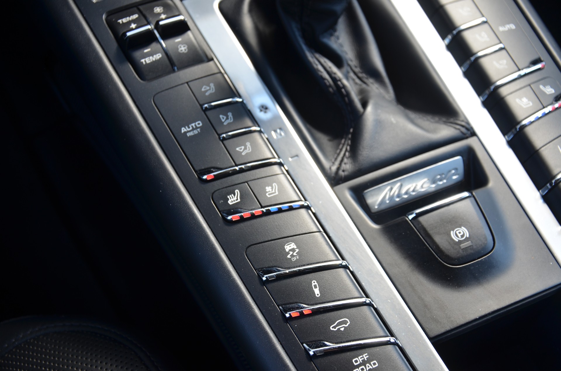 PORSCHE Macan PDK-image-23
