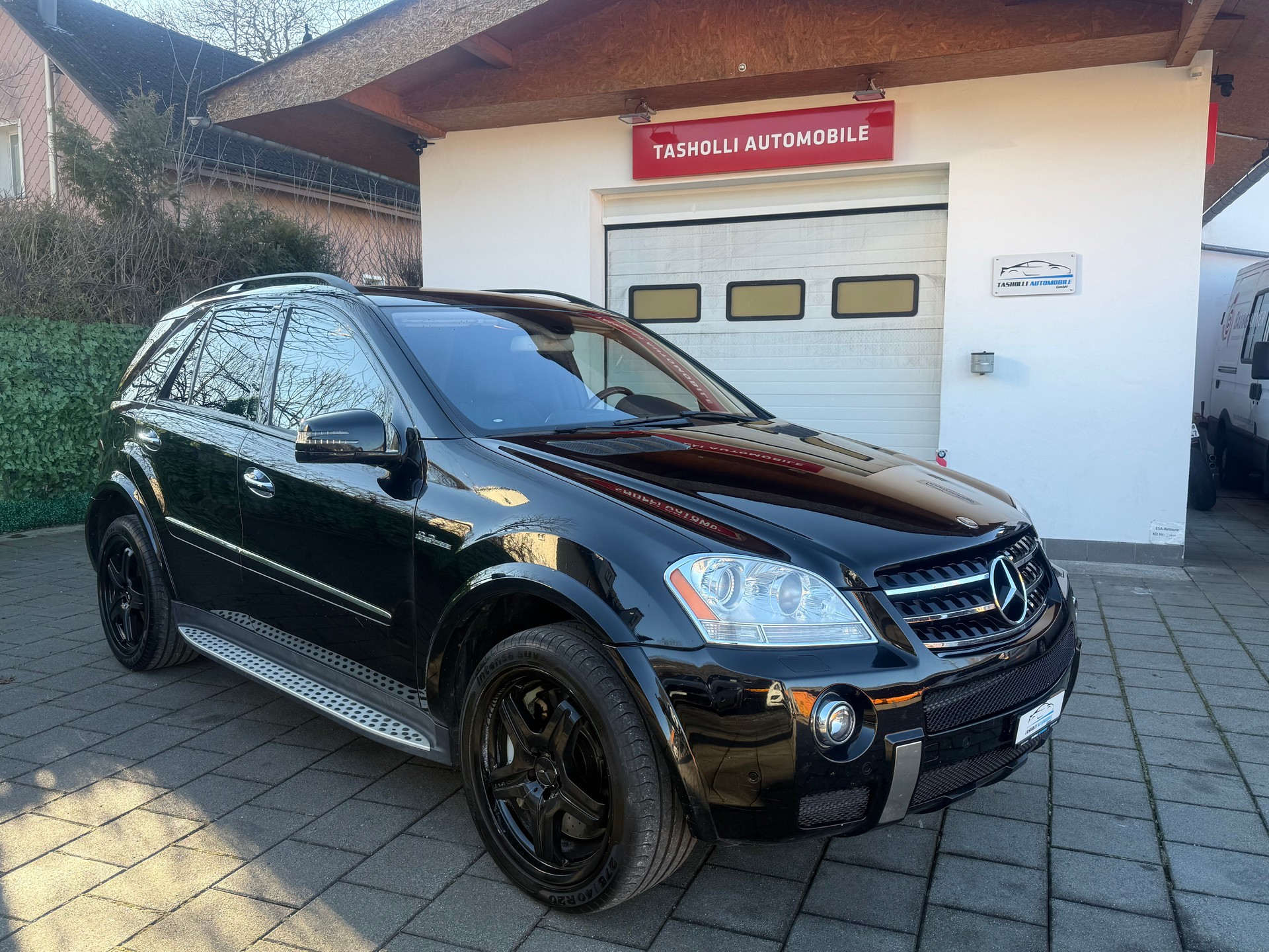MERCEDES-BENZ ML63 AMG