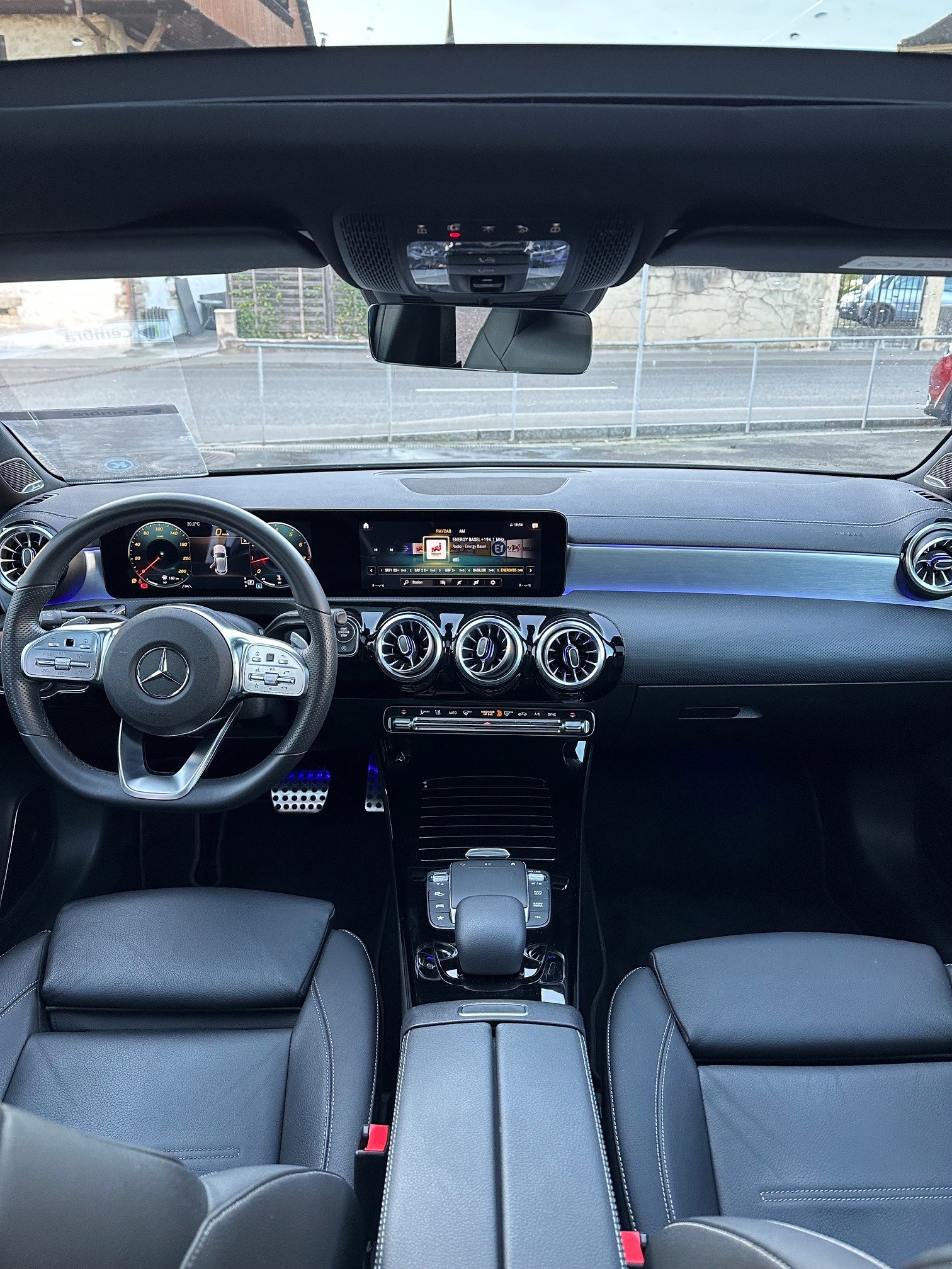 MERCEDES-BENZ A 200 AMG Line 7G-DCT-image-4