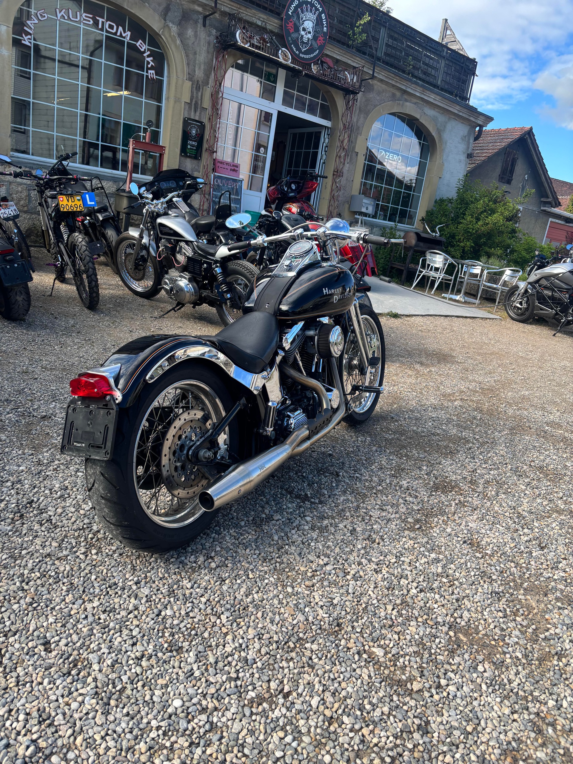 HARLEY-DAVIDSON FXSTS-image-1