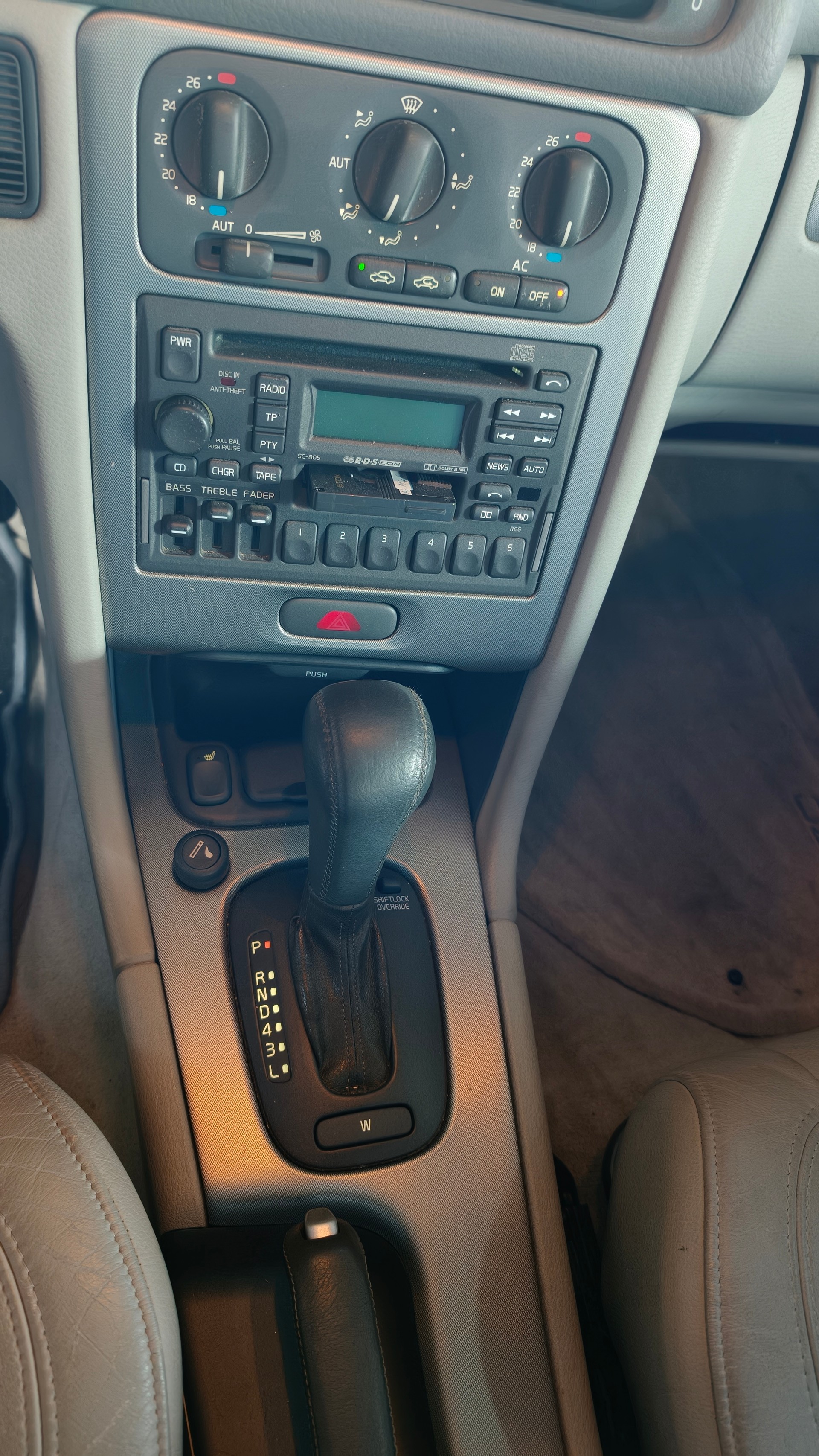 VOLVO C70 Cabriolet 2.0T-image-7