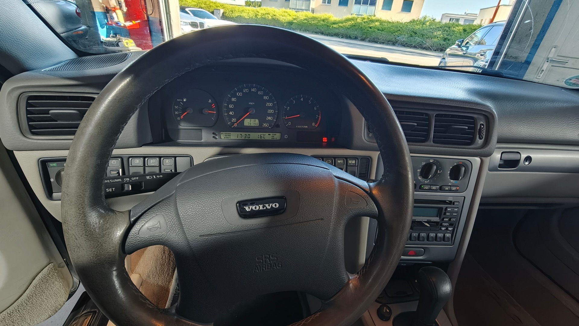 VOLVO C70 Cabriolet 2.0T-image-8