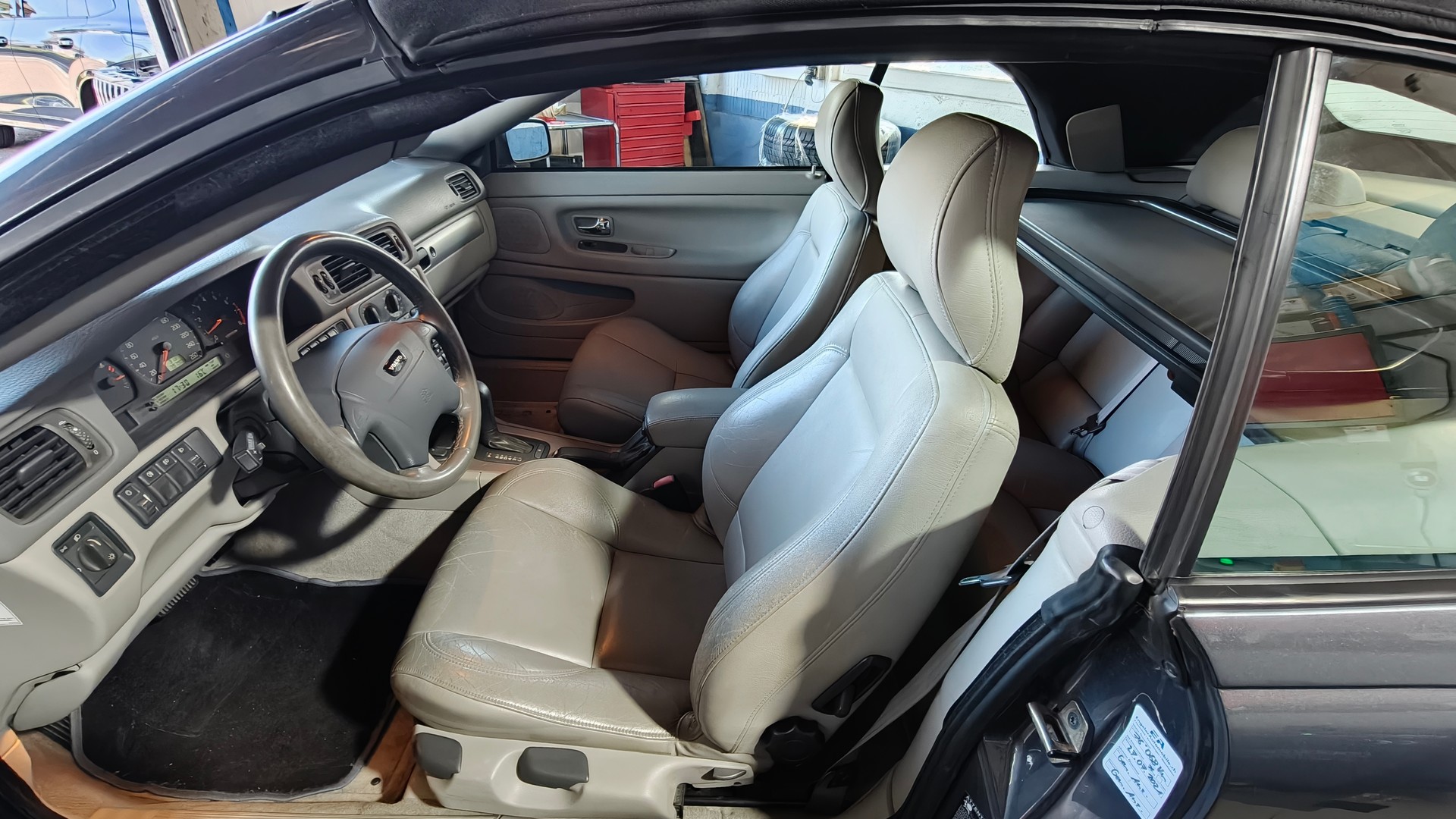 VOLVO C70 Cabriolet 2.0T-image-9