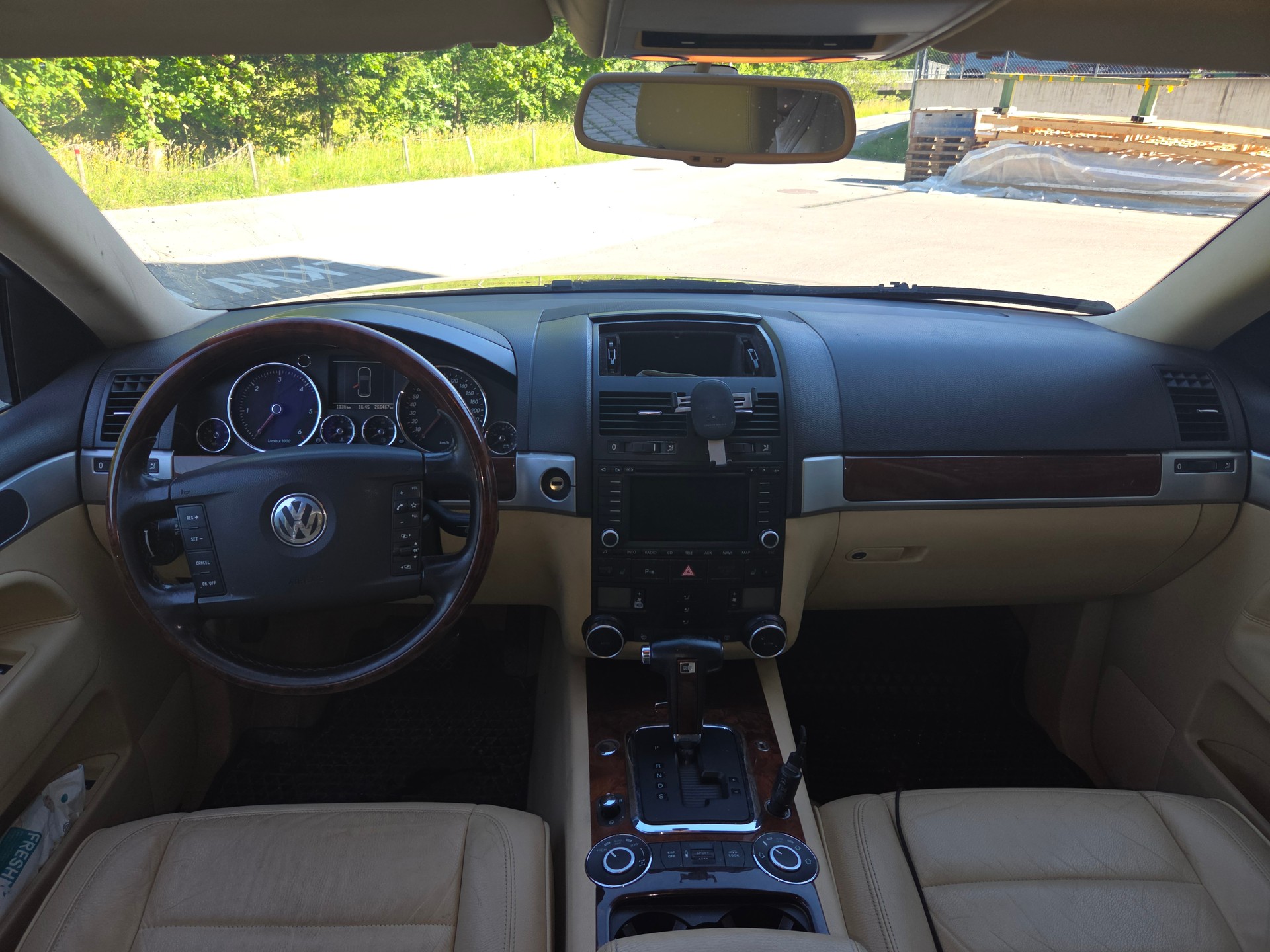 VW TOUAREG-image-5