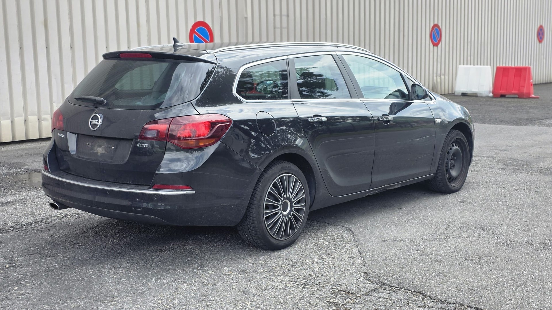 OPEL Astra SportsTourer 2.0 CDTi Cosmo-image-5