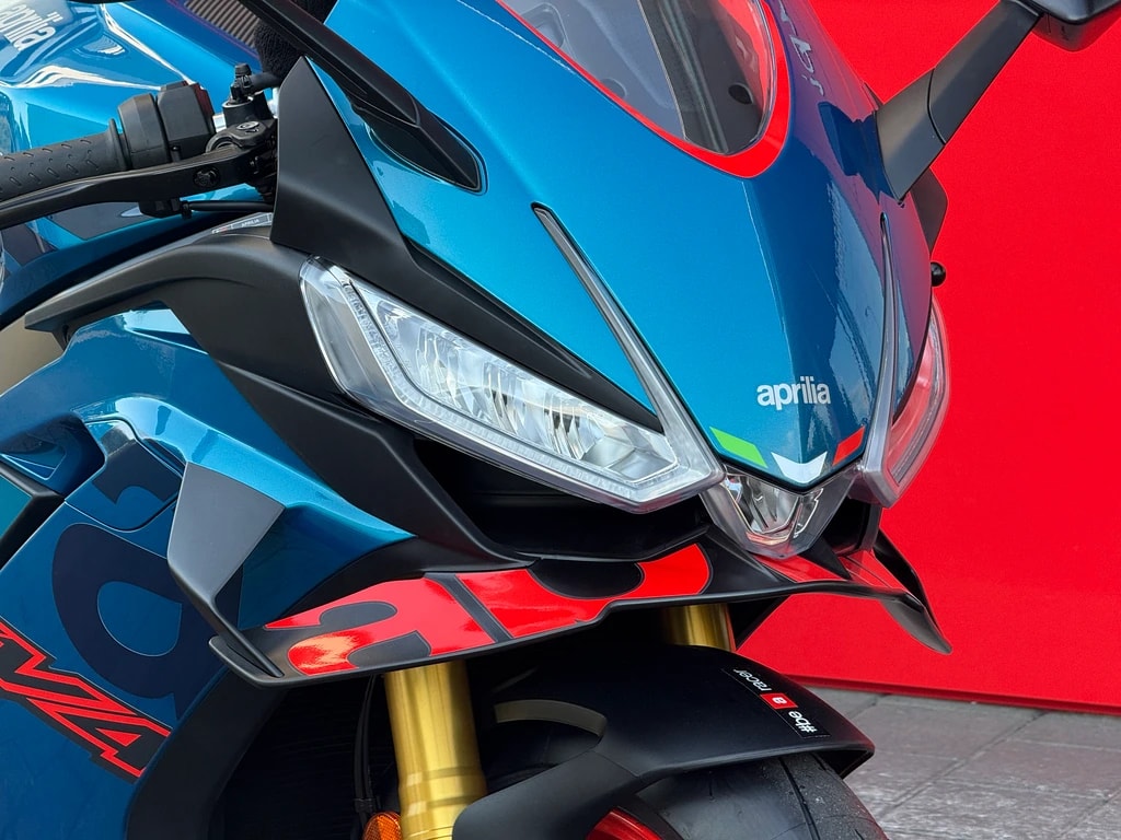 APRILIA RSV4 1100-image-15