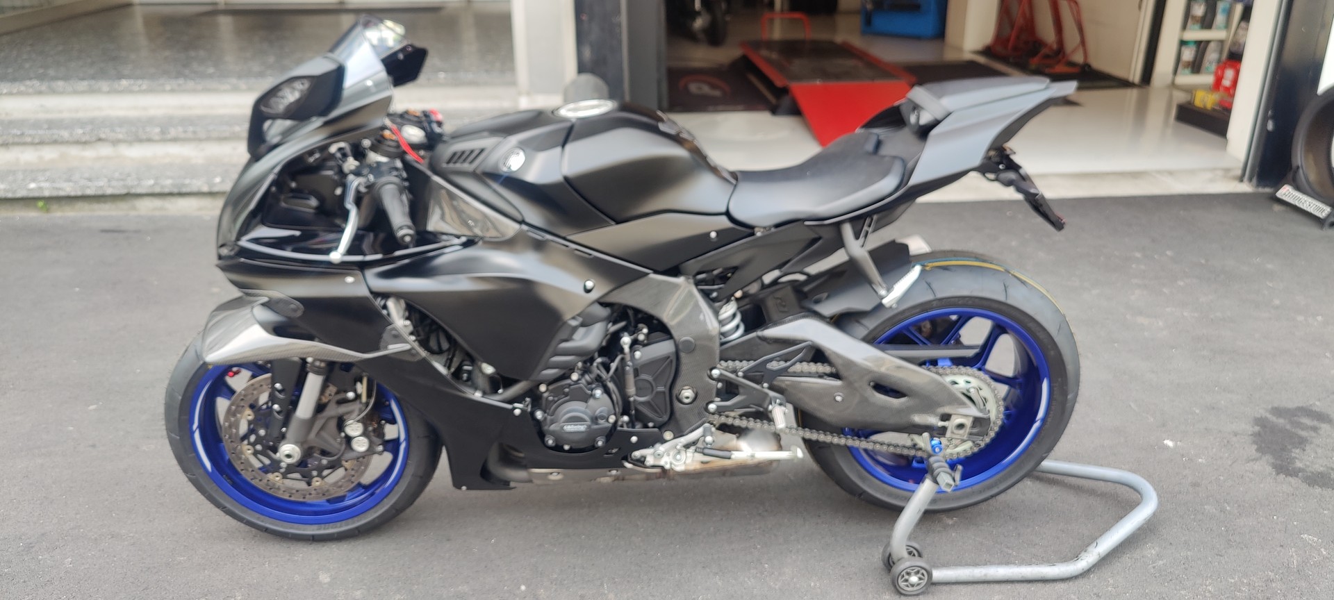 YAMAHA YZF-R1 ABS-image-2