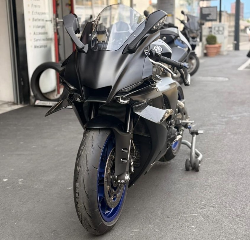 YAMAHA YZF-R1 ABS-image-10