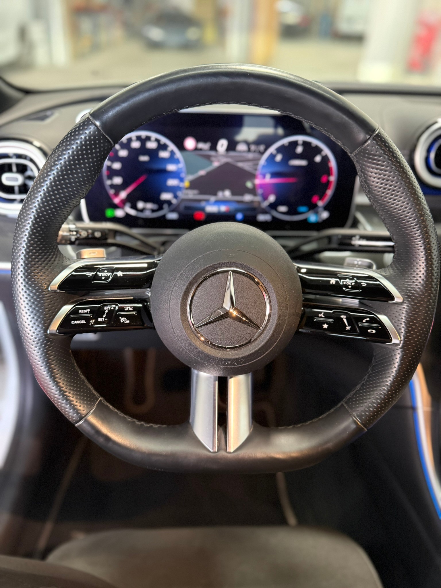 MERCEDES-BENZ C 200 d T AMG Line-image-9