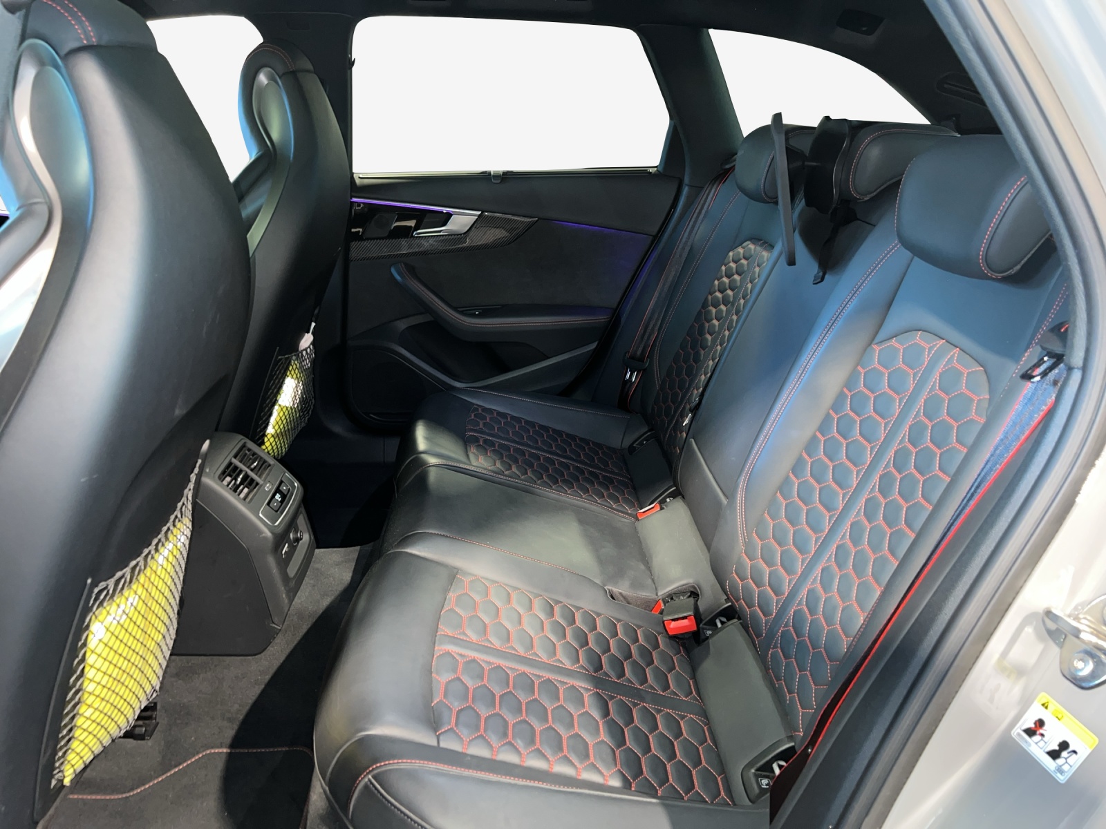 AUDI RS4 Avant quattro tiptronic-image-11