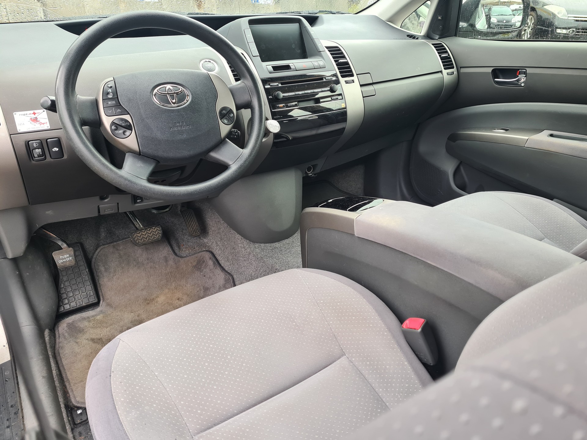 TOYOTA Prius 1.5 16V Hybrid-image-6