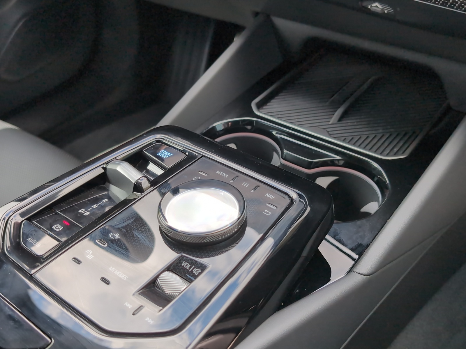 BMW i5 xDrive 40 Tour M S.Pro-image-18