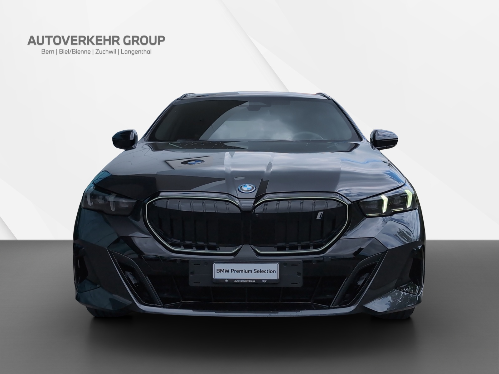 BMW i5 xDrive 40 Tour M S.Pro-showroom-element-1