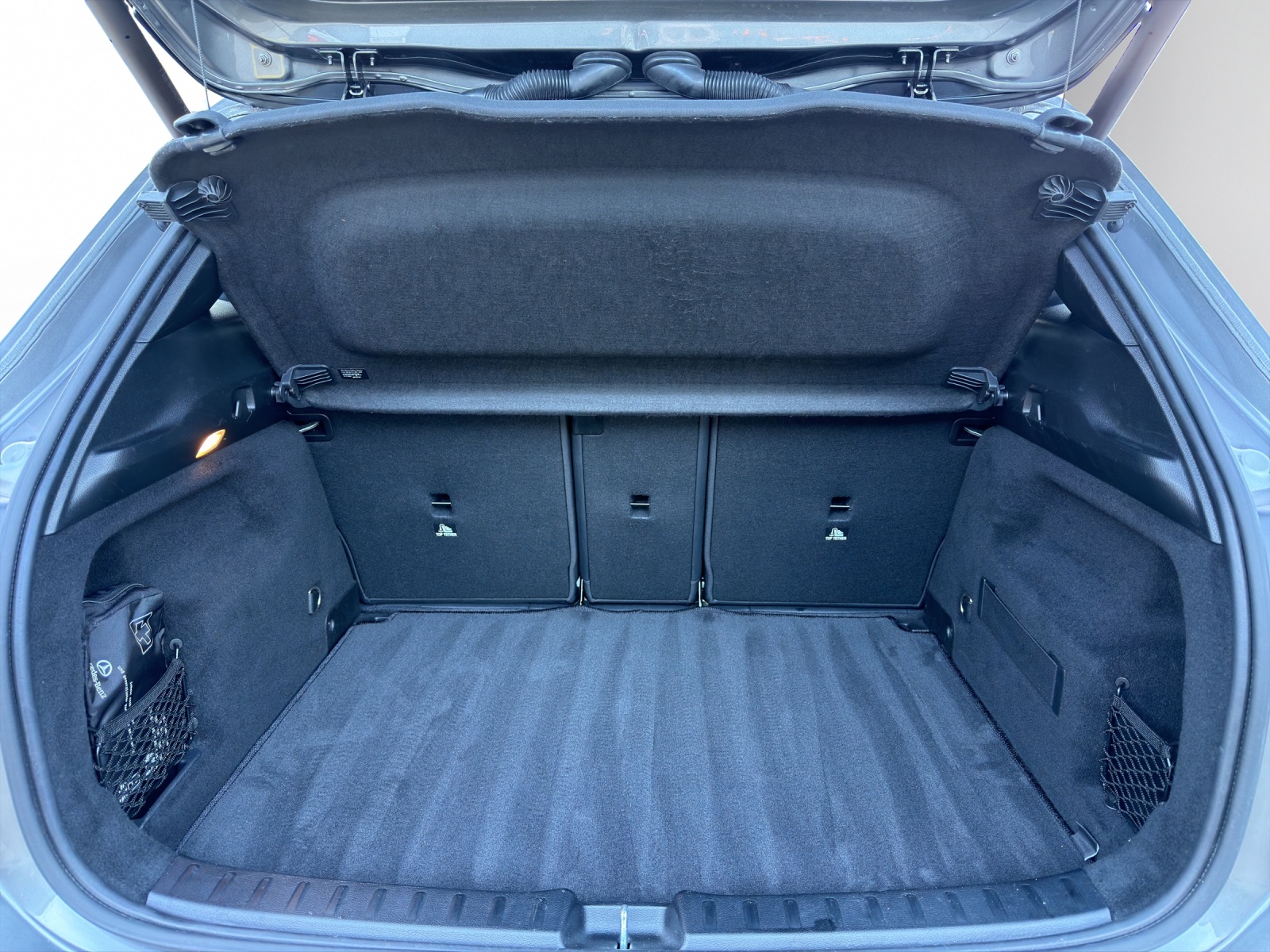 MERCEDES-BENZ GLA 250e Progressive 8G-DCT-image-13