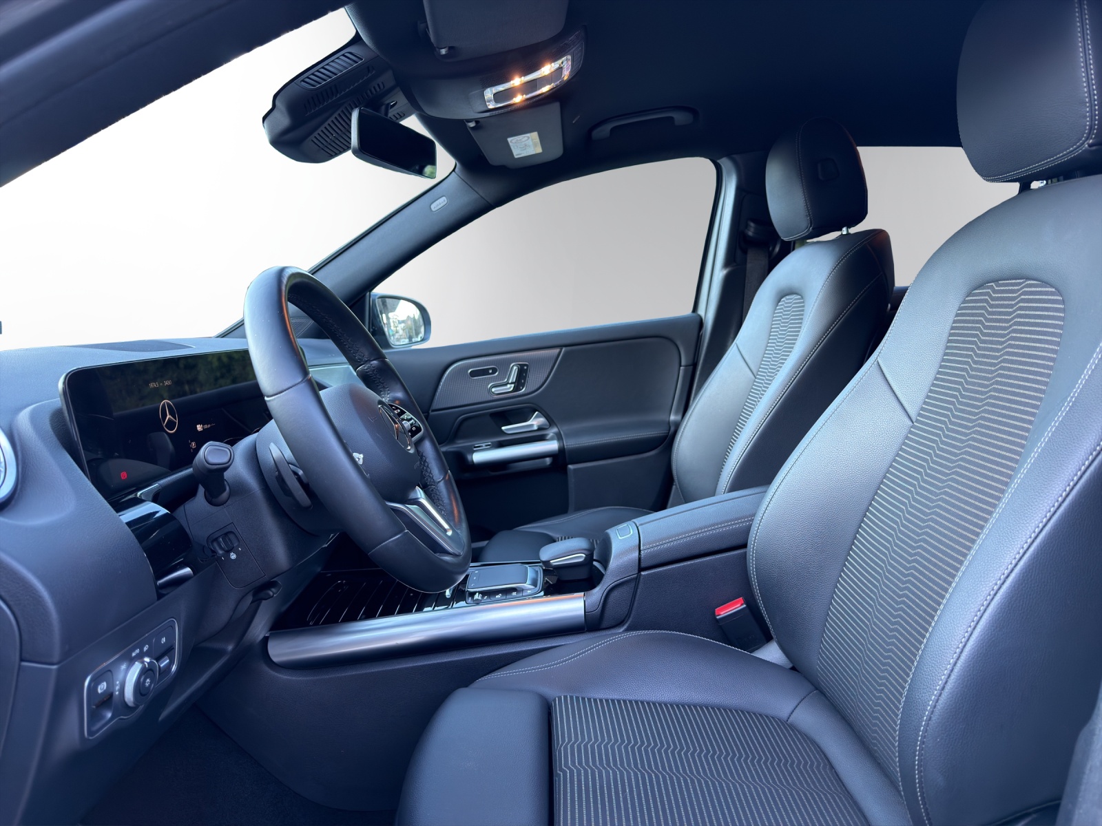 MERCEDES-BENZ GLA 250e Progressive 8G-DCT-image-6