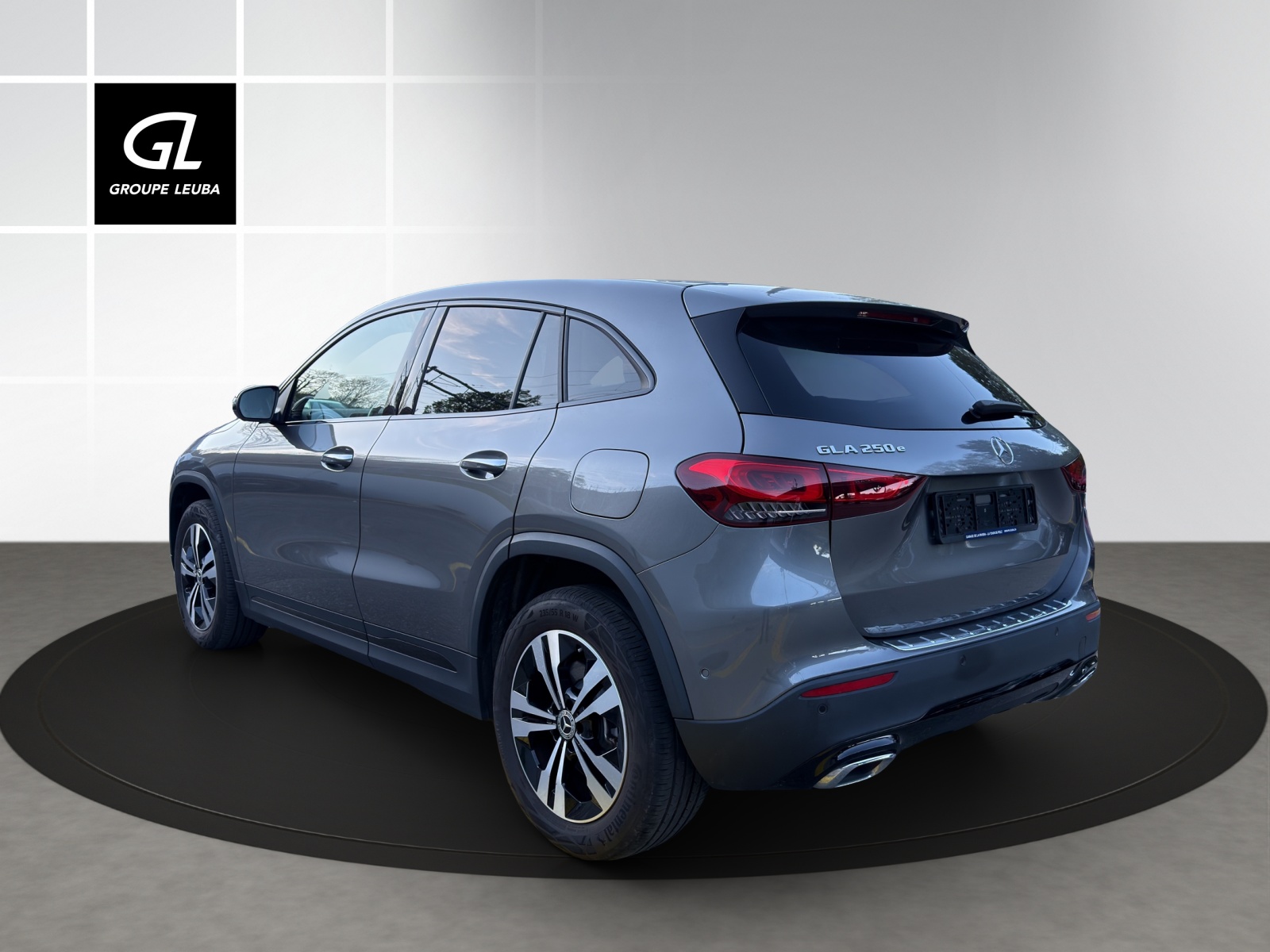 MERCEDES-BENZ GLA 250e Progressive 8G-DCT-showroom-element-3