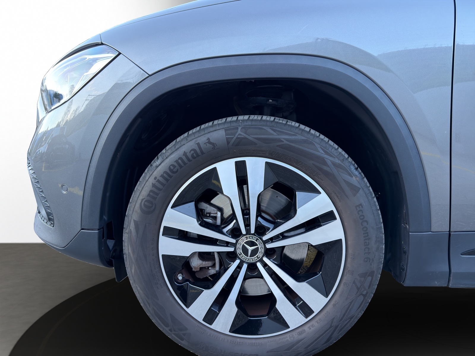 MERCEDES-BENZ GLA 250e Progressive 8G-DCT-image-5
