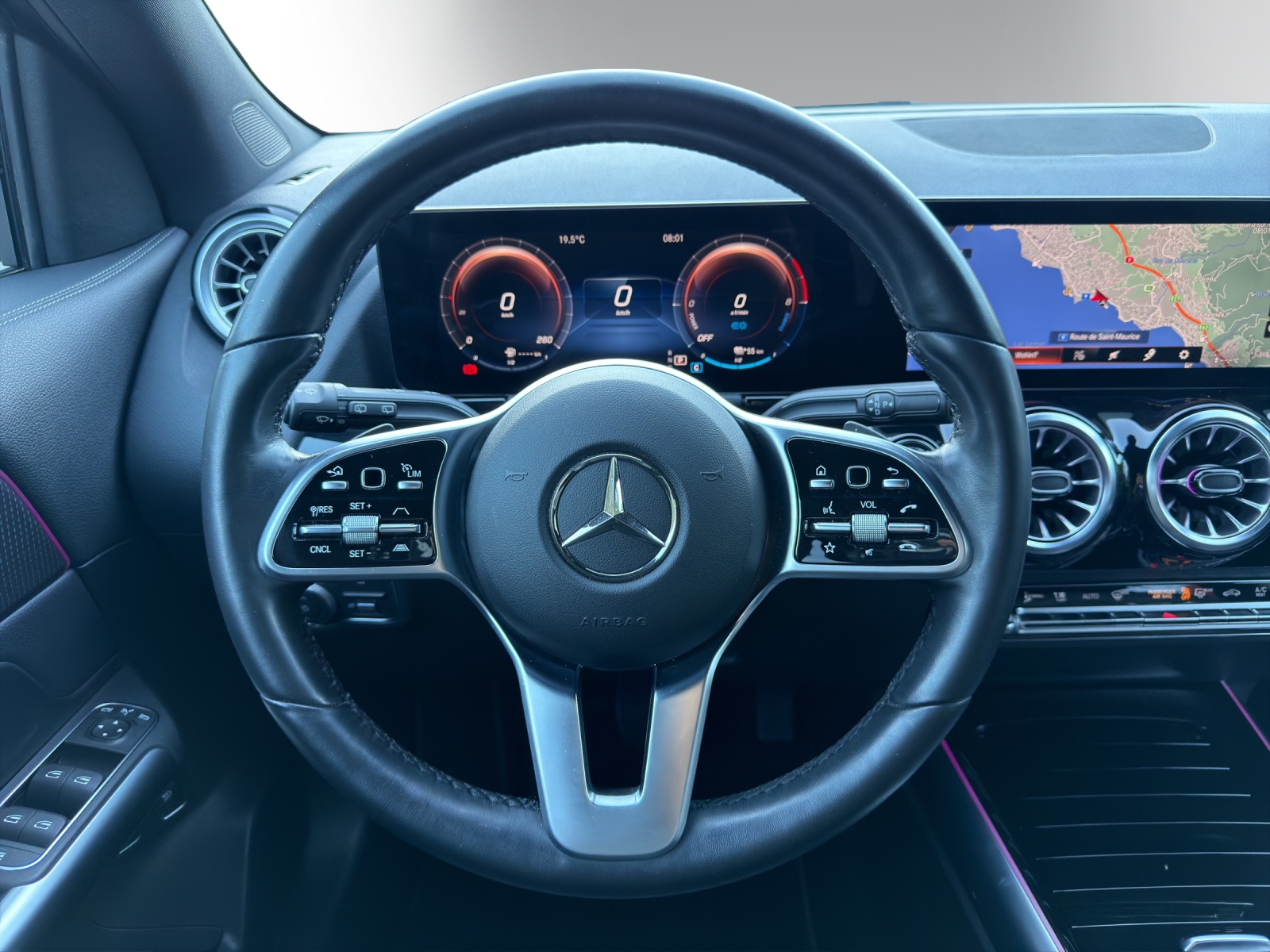 MERCEDES-BENZ GLA 250e Progressive 8G-DCT-image-9