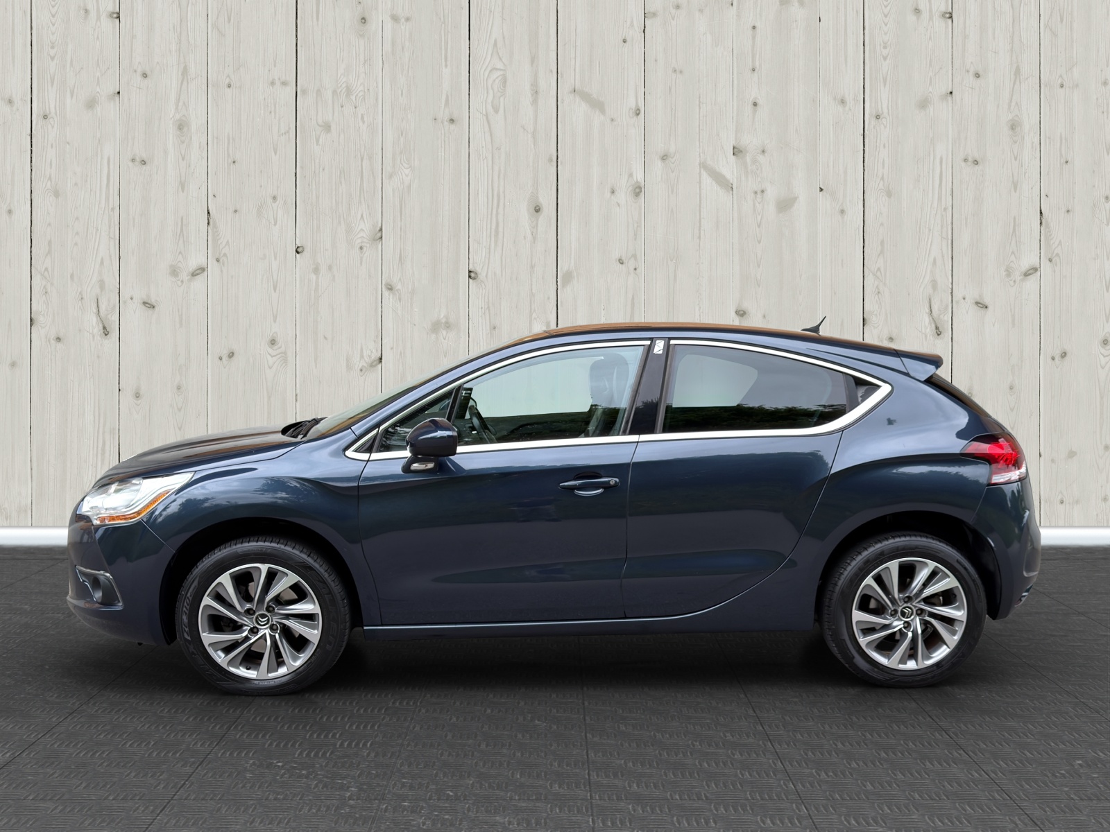 DS AUTOMOBILES DS4 1.6 THP SO Chic Automatic-image-3