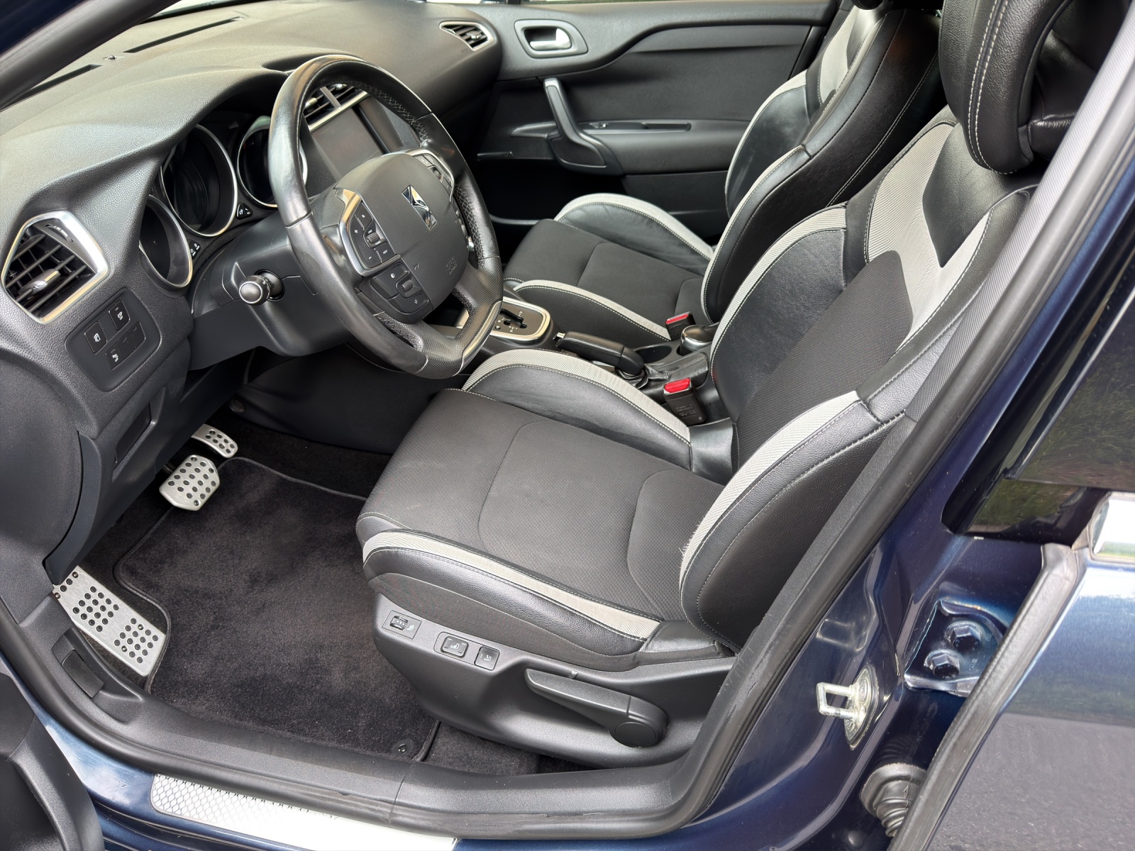 DS AUTOMOBILES DS4 1.6 THP SO Chic Automatic-image-9