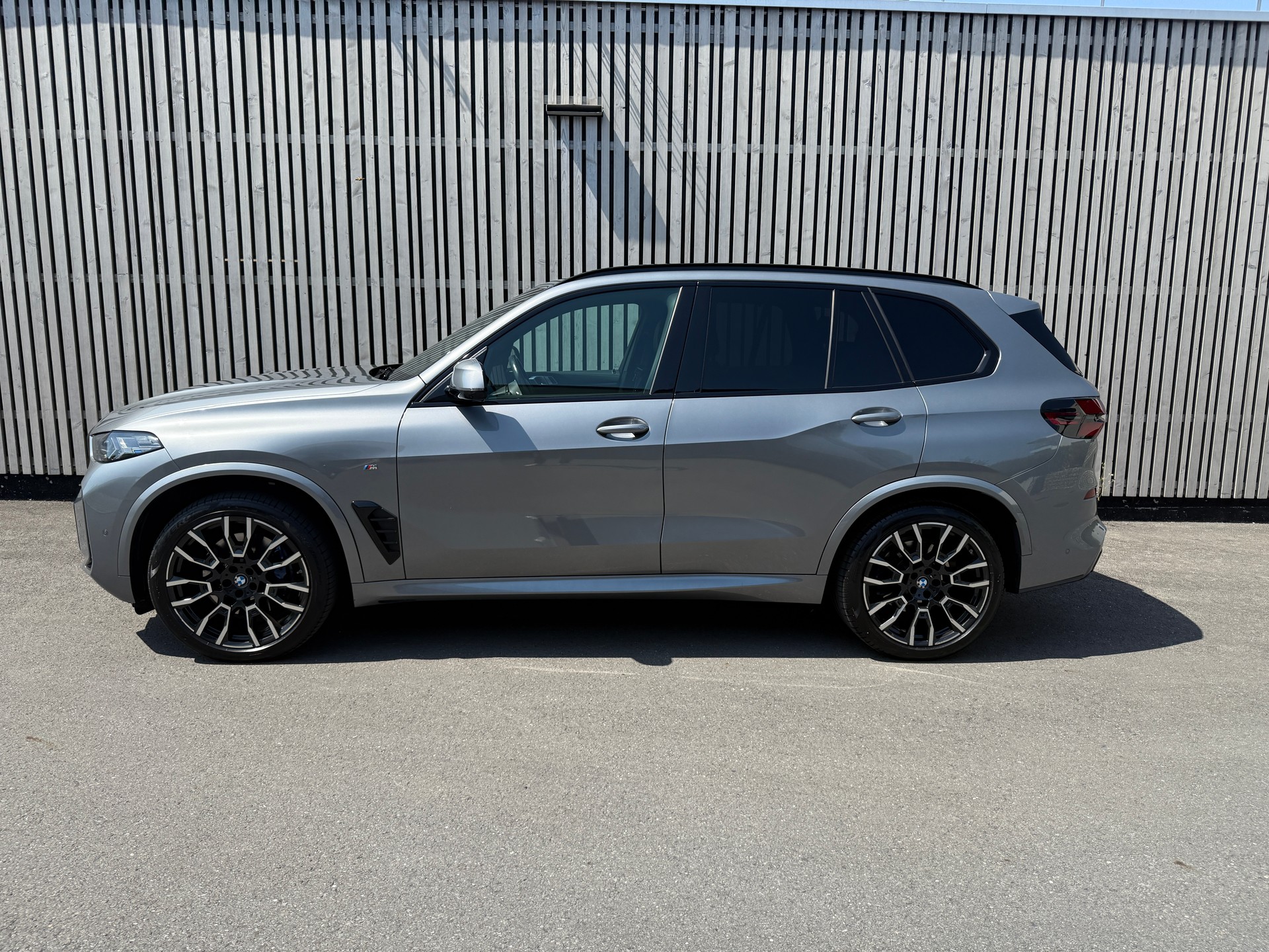 BMW X5 xDrive 48V 30d M Sport Pro Steptronic-showroom-element-1