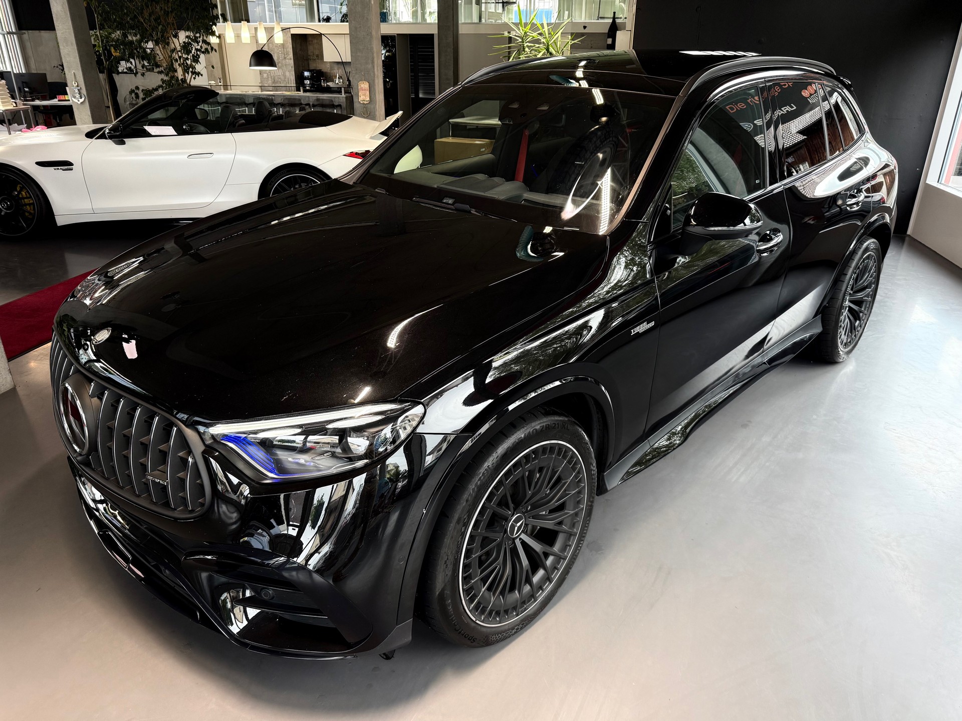 MERCEDES-BENZ GLC 43 AMG Executive Edition 4Matic 9G-Tronic-showroom-element-2