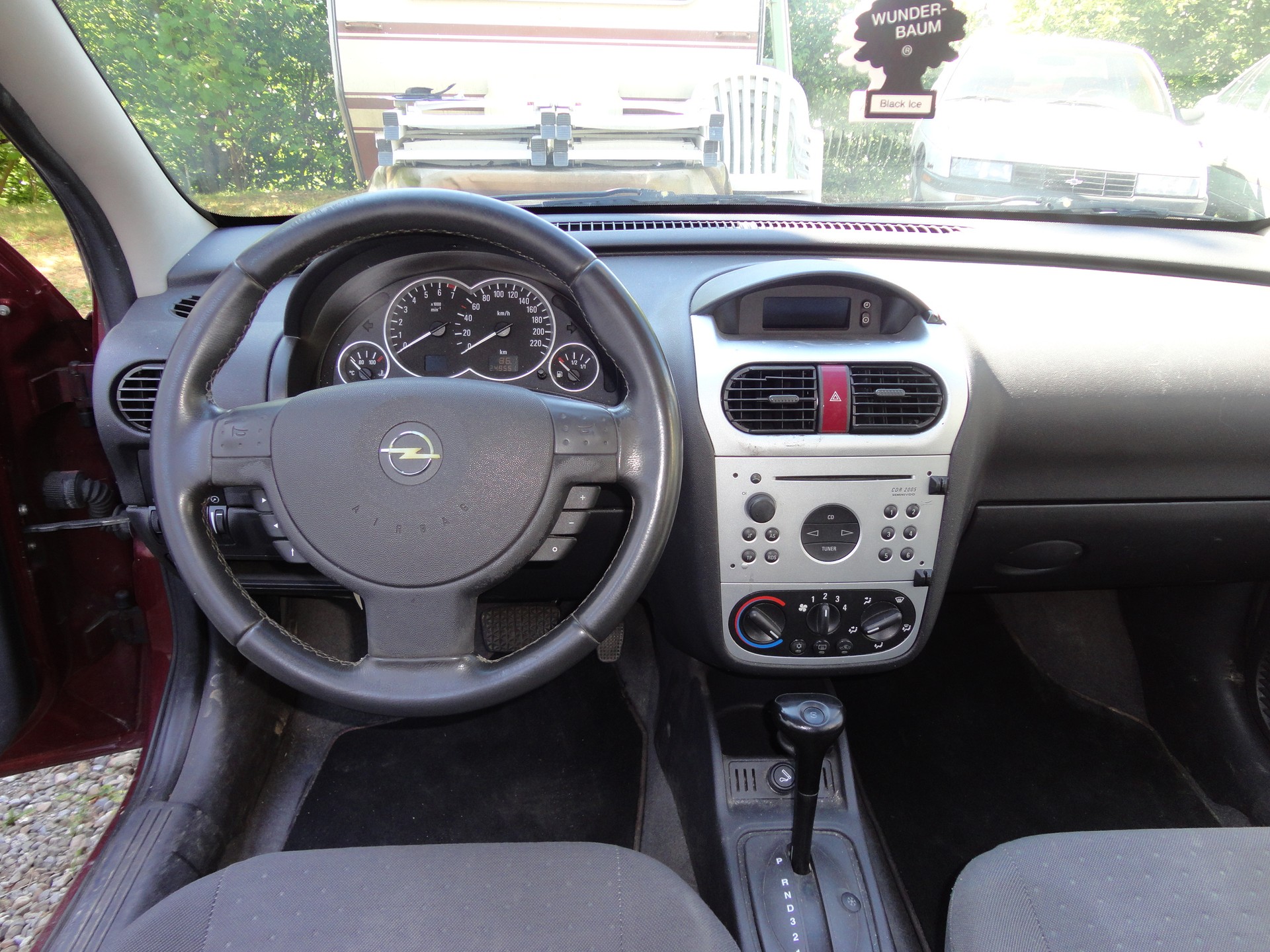 OPEL Corsa 1.4 16V Njoy-image-8
