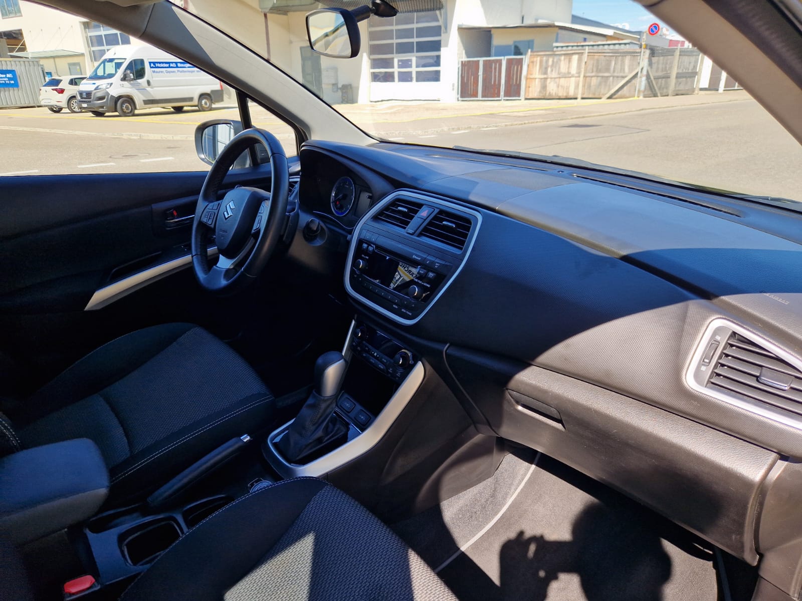 SUZUKI SX4 S-Cross 1.6 TD PizSulai 4WD TCSS-image-6