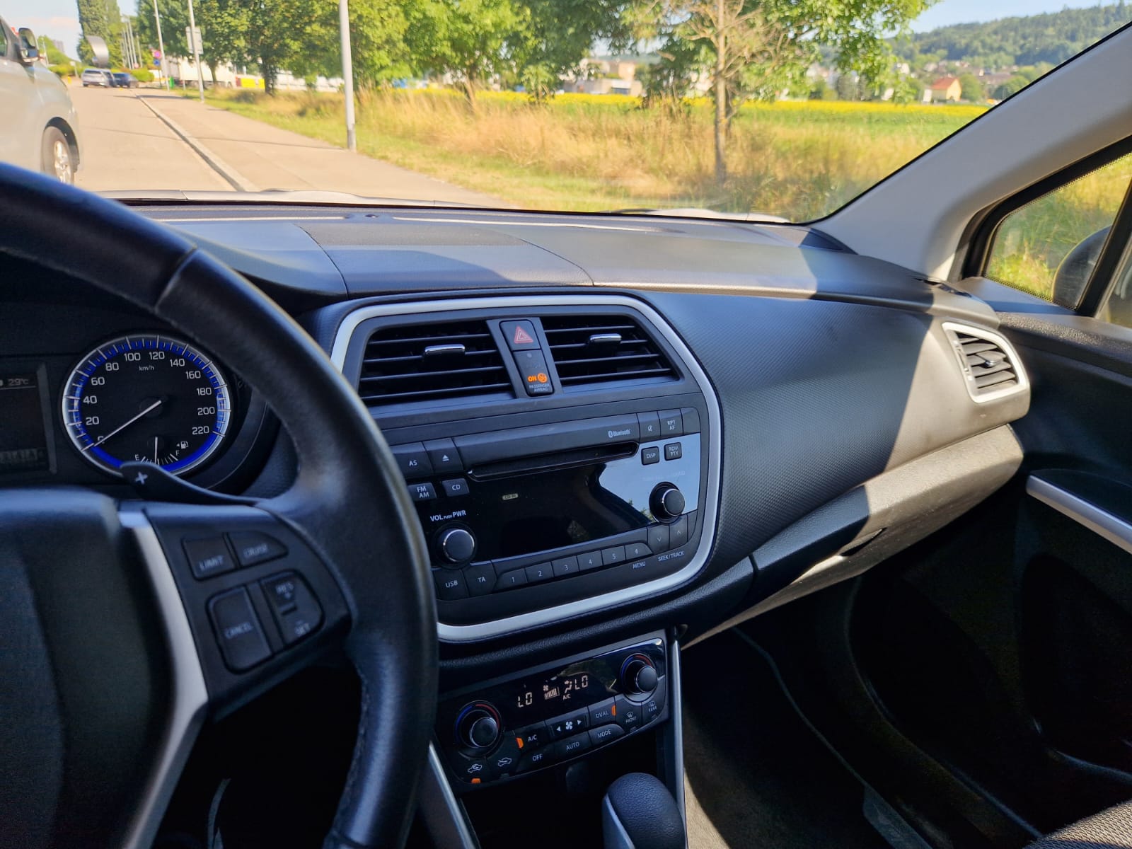SUZUKI SX4 S-Cross 1.6 TD PizSulai 4WD TCSS-image-9