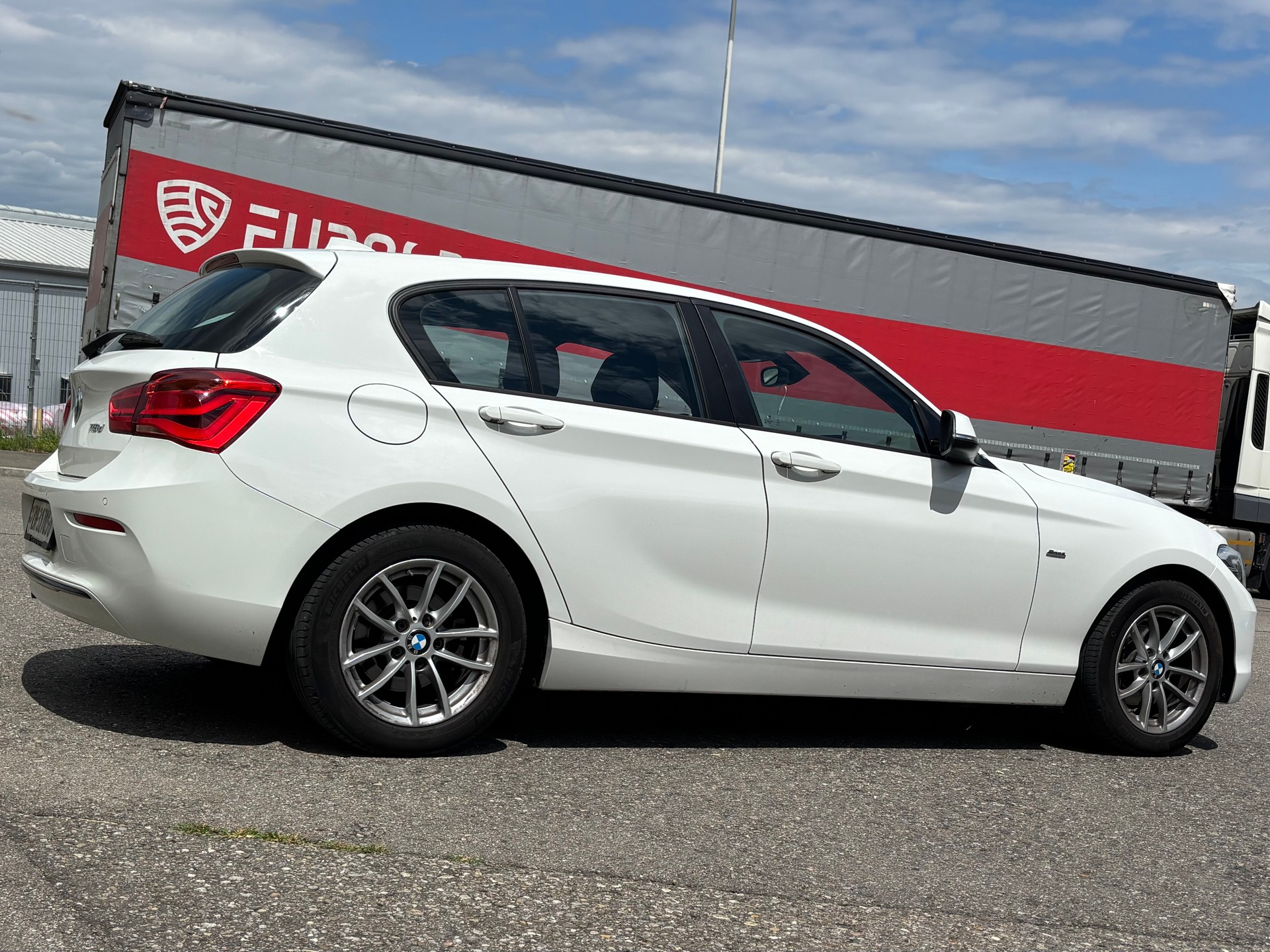 BMW 116d M Sport-showroom-element-3